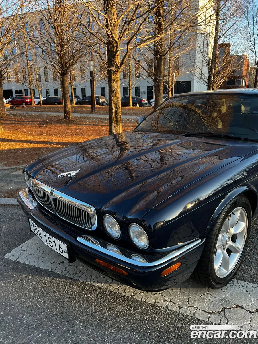 Jaguar XJ8 1998 — 10