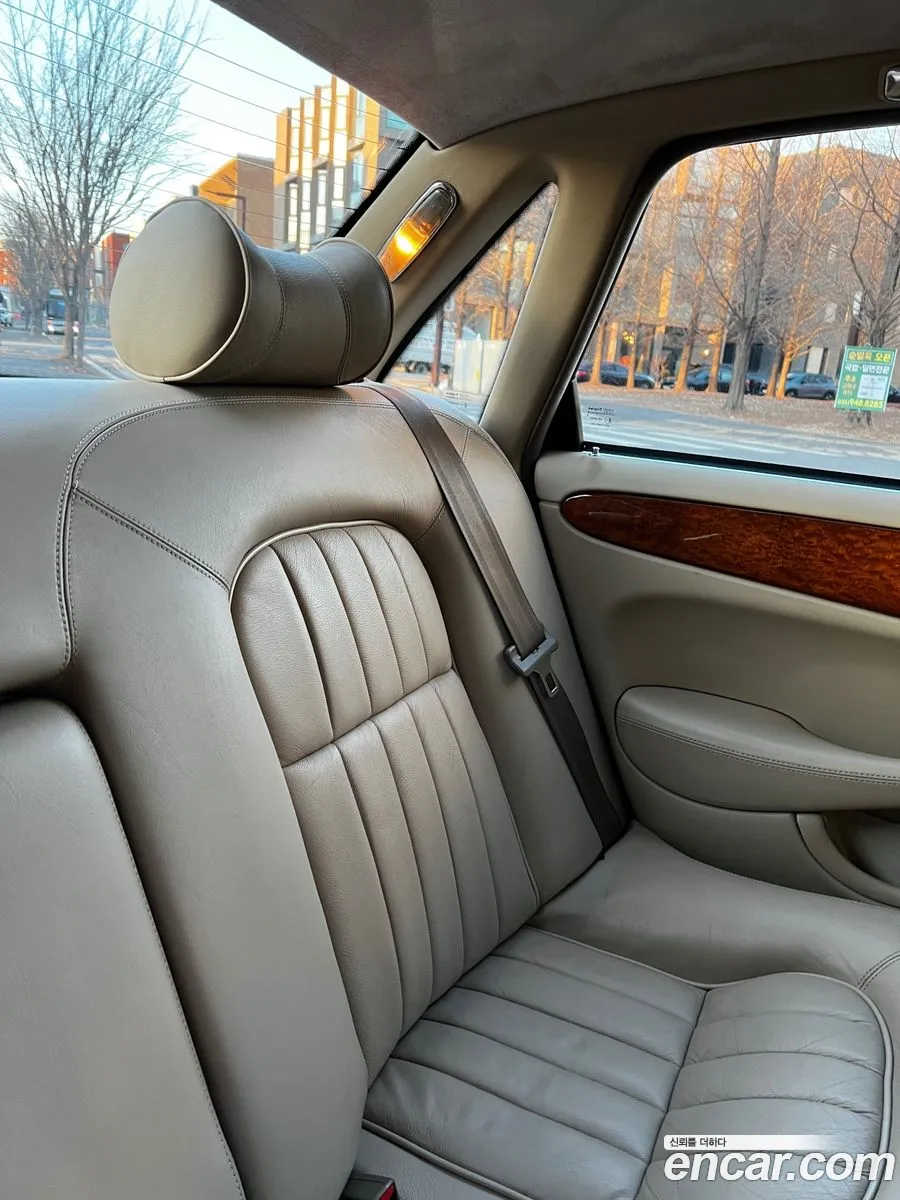 Jaguar XJ8 1998 — 13