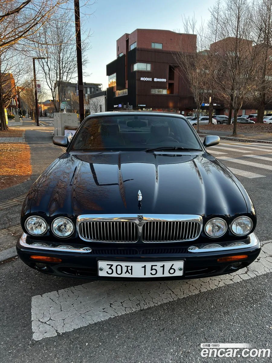 Jaguar XJ8 1998 — 12
