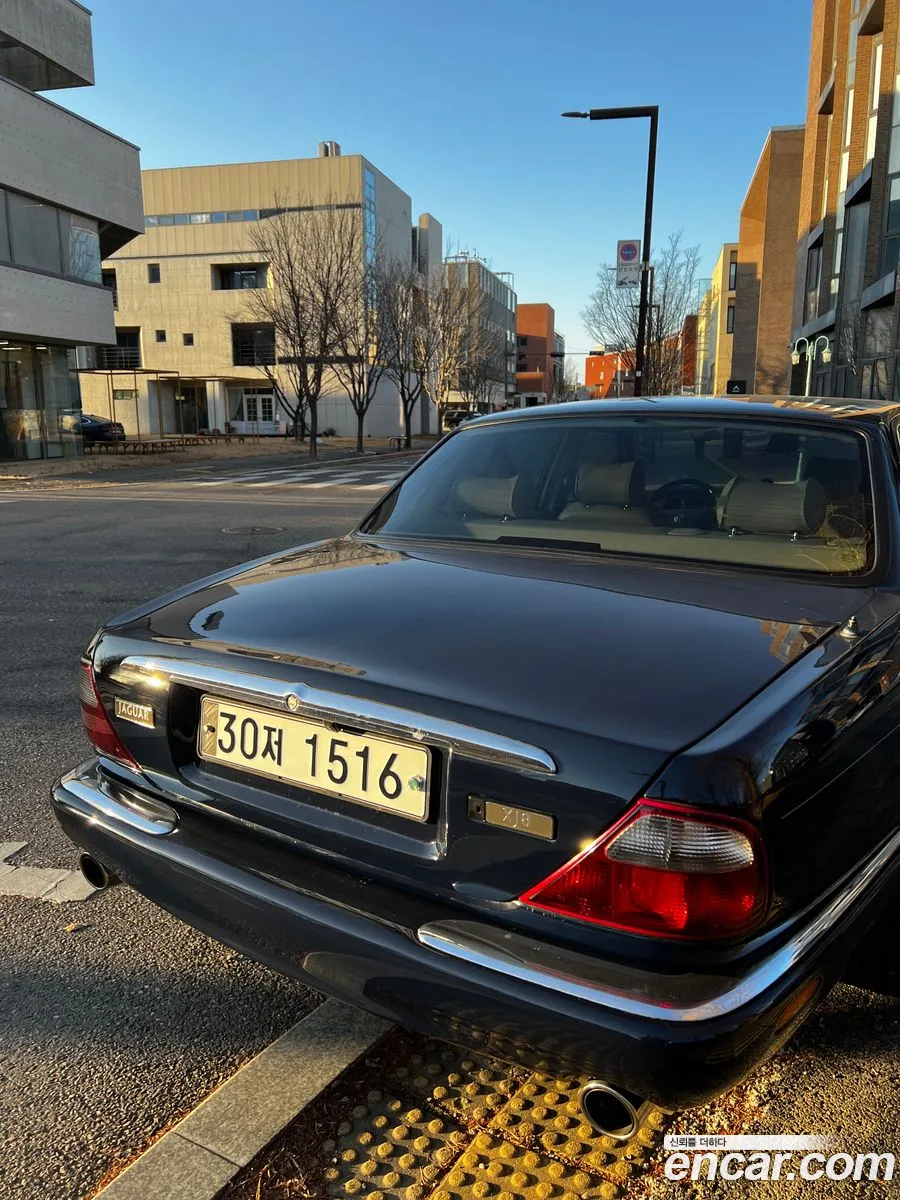 Jaguar XJ8 1998 — 6