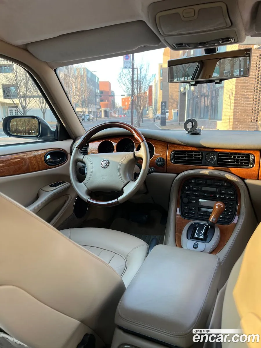 Jaguar XJ8 1998 — 11