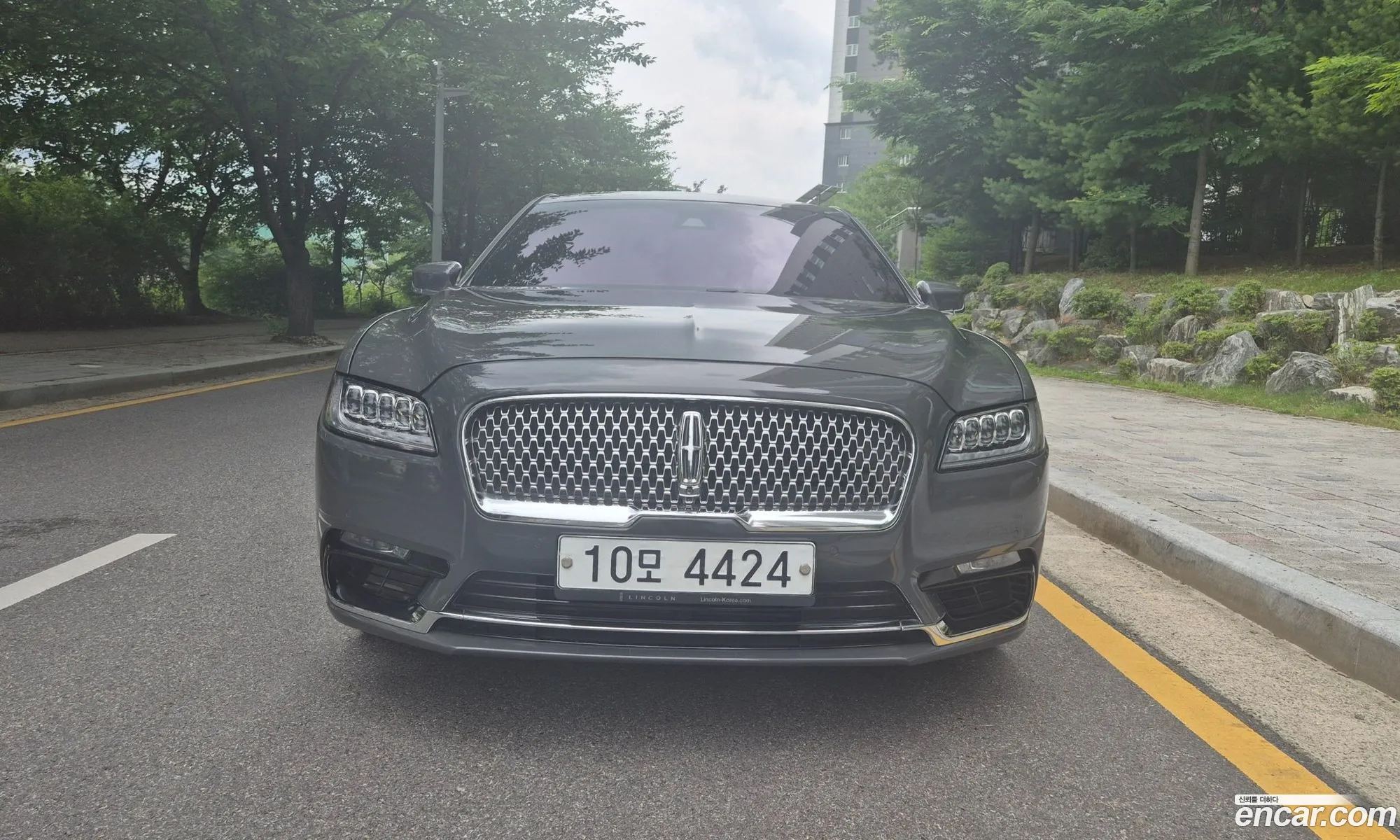 Lincoln Continental 10th Gen 2017 — 11