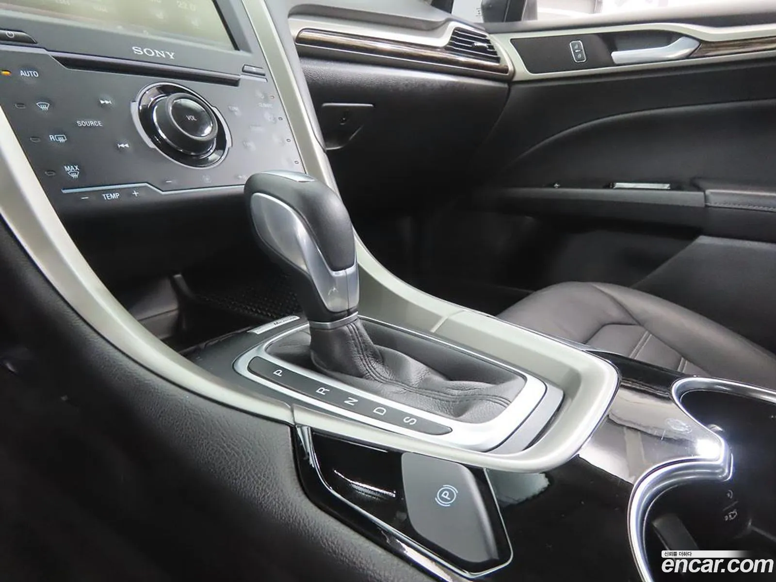 Ford Fusion 2014 — 12