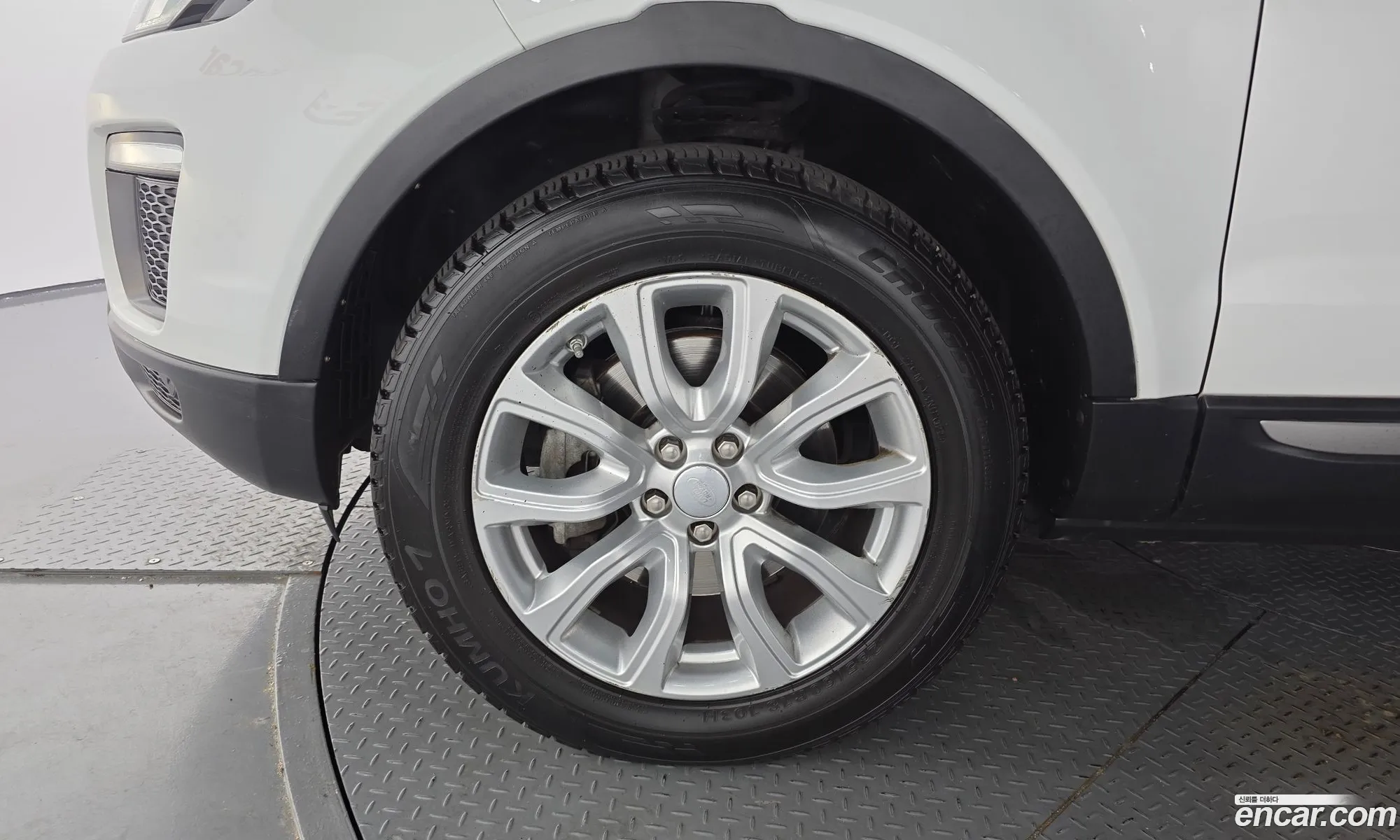 Land Rover Range Rover Evoque 2018 SALVA2BN0JH305632 — 13
