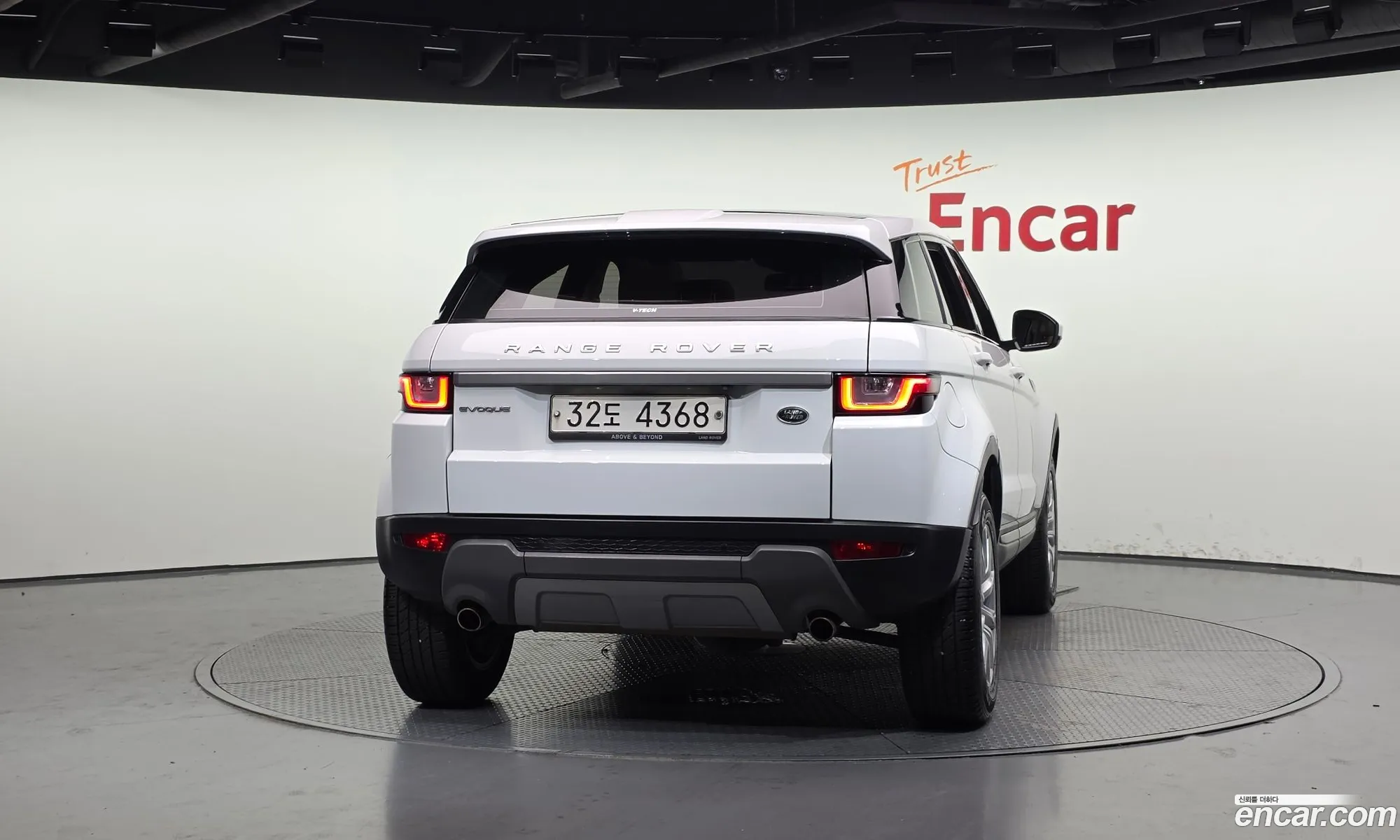 Land Rover Range Rover Evoque 2018 SALVA2BN0JH305632 — 18