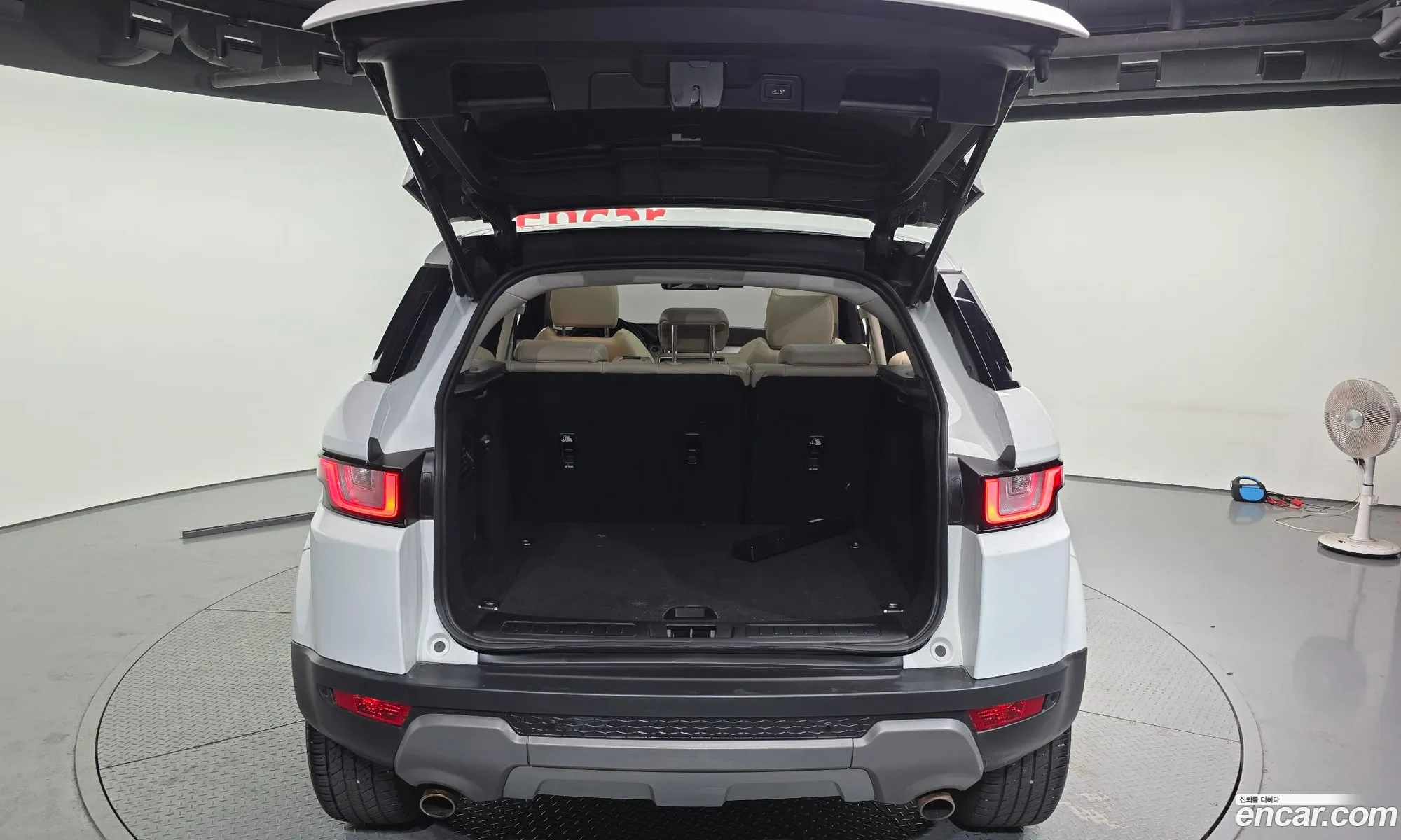 Land Rover Range Rover Evoque 2018 SALVA2BN0JH305632 — 12