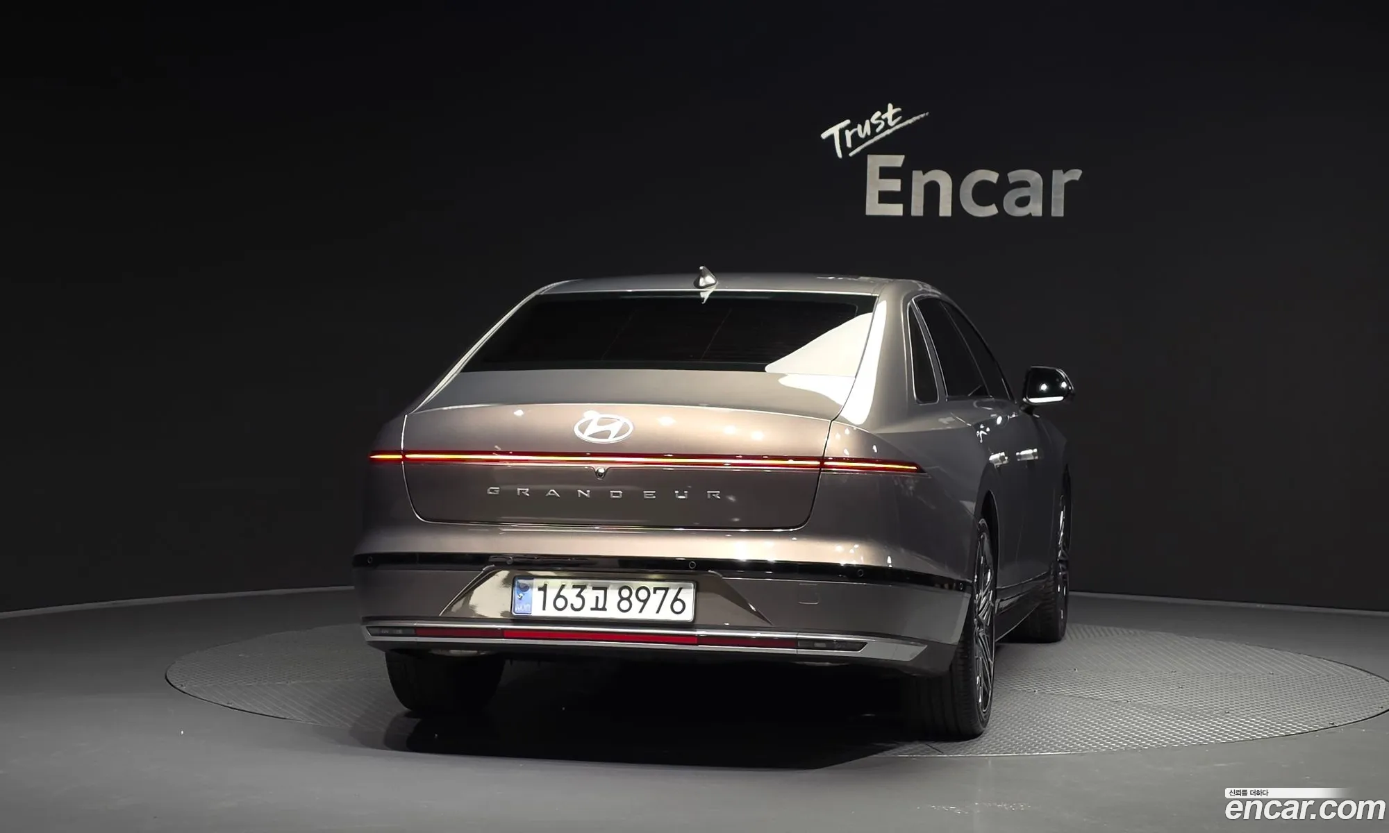 Hyundai Grandeur Hybrid 2023 — 3