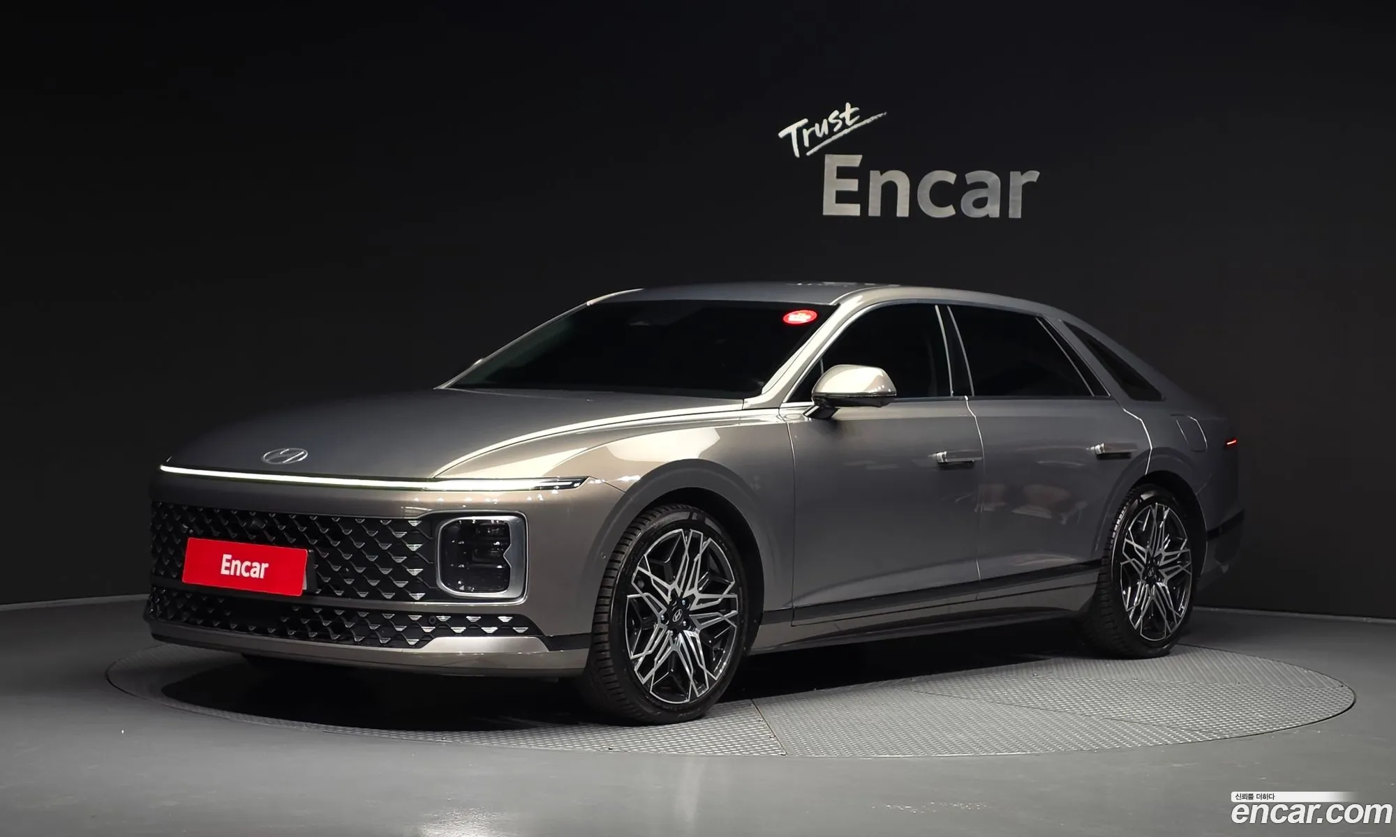Hyundai Grandeur Hybrid 2023 — 4