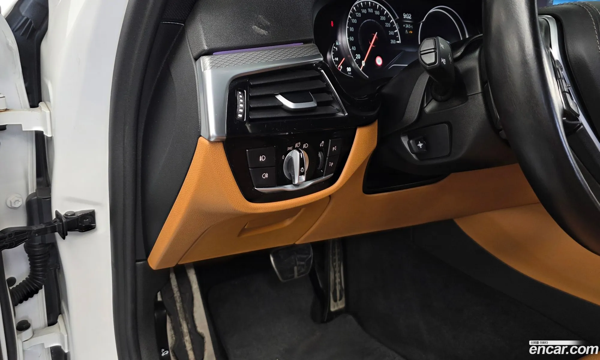 BMW 5 Series 2018 WBAJD3105JWC13114 — 35