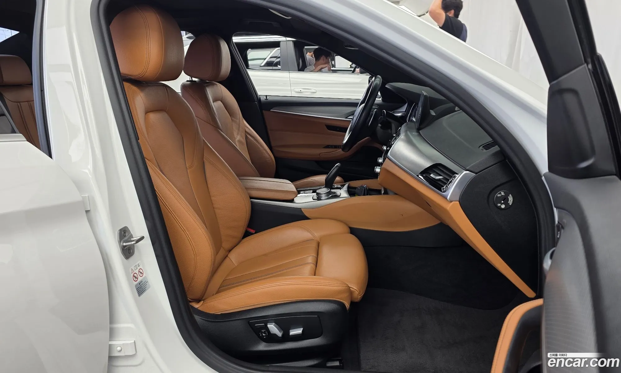 BMW 5 Series 2018 WBAJD3105JWC13114 — 24