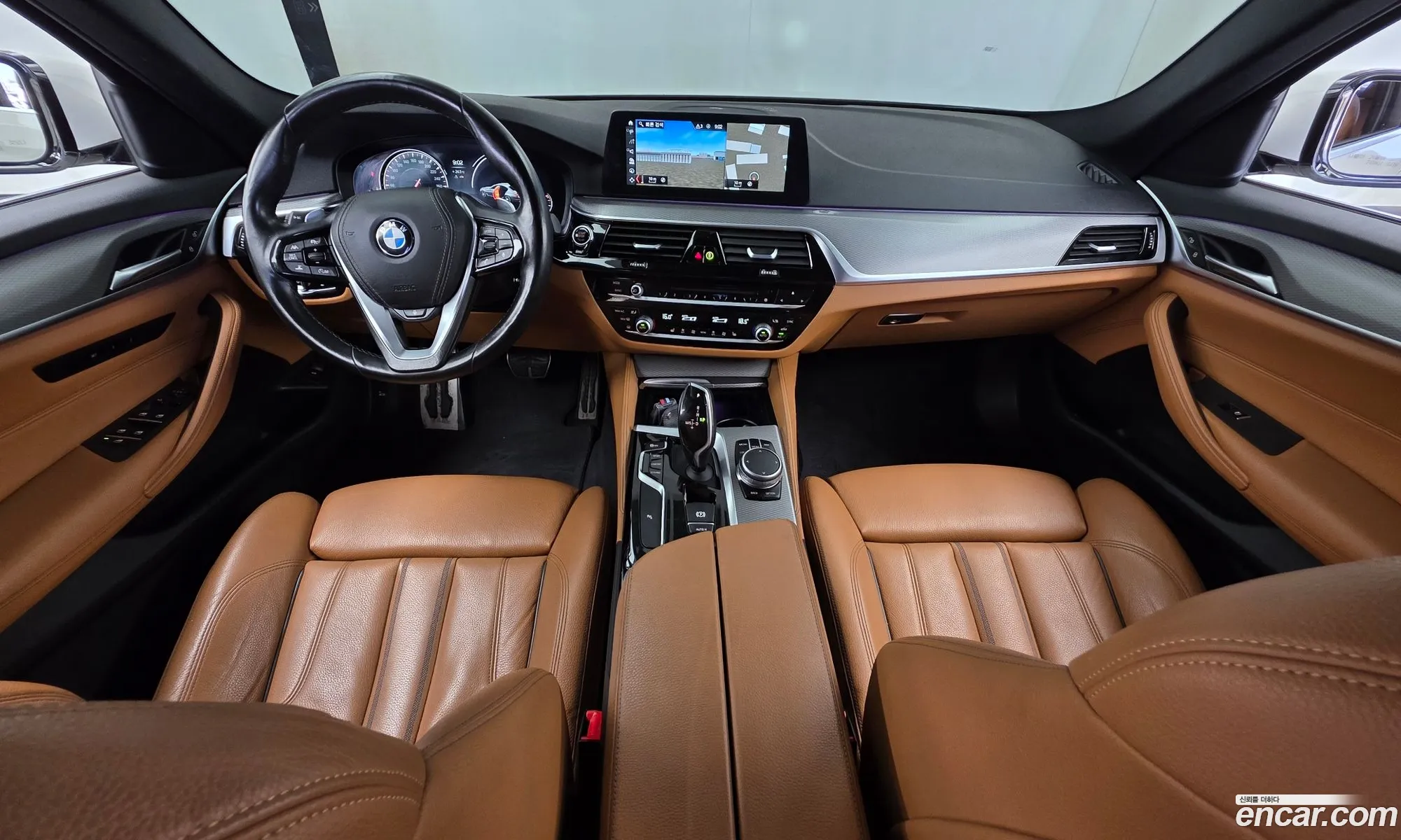 BMW 5 Series 2018 WBAJD3105JWC13114 — 30