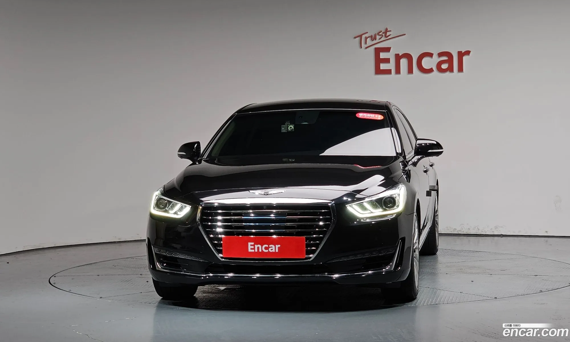 Genesis EQ900 2018 — 2