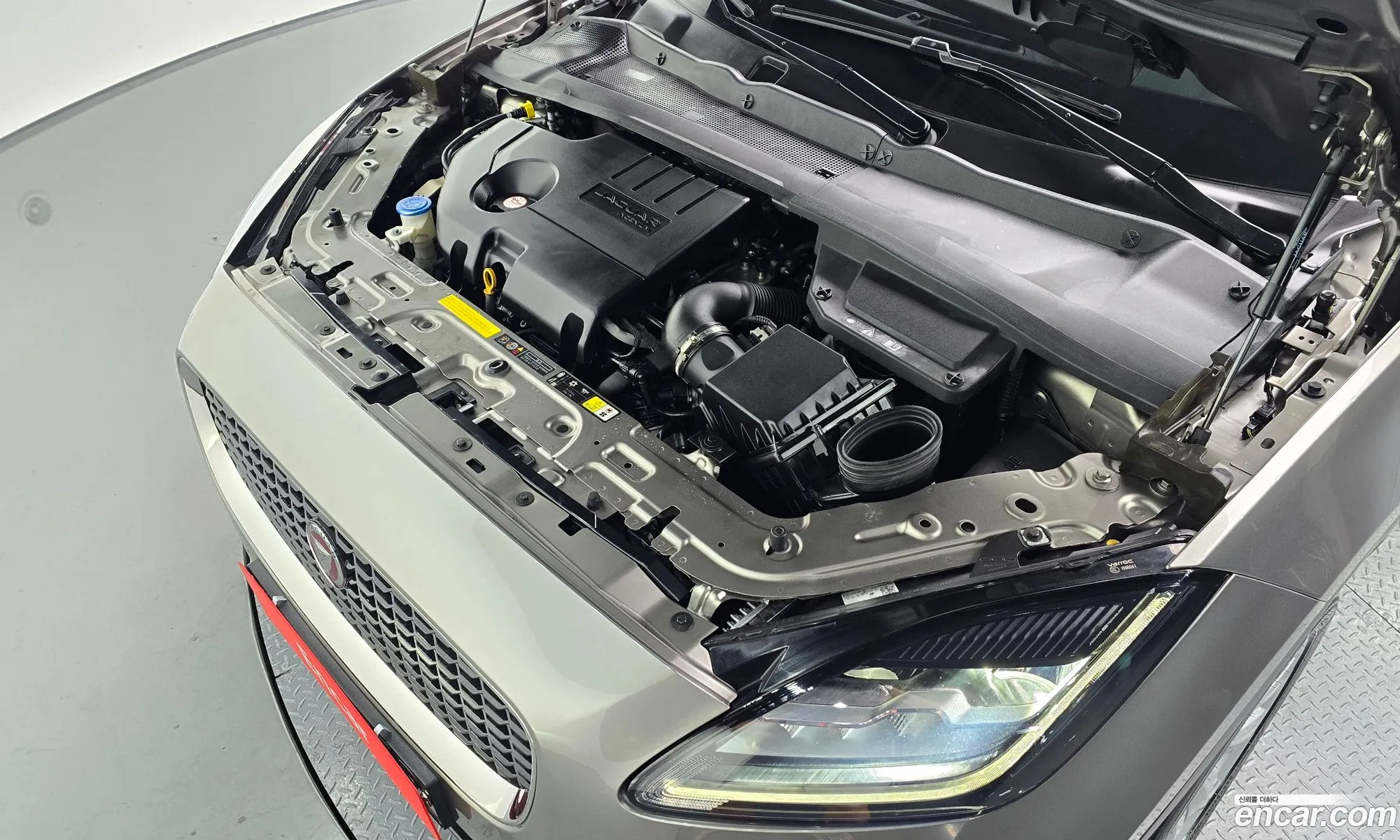 Jaguar E-Pace 2019 SADFA2BN8K1Z45193 — 22