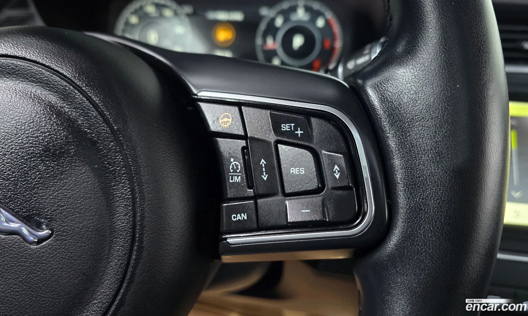 Jaguar E-Pace 2019 SADFA2BN8K1Z45193 — 17