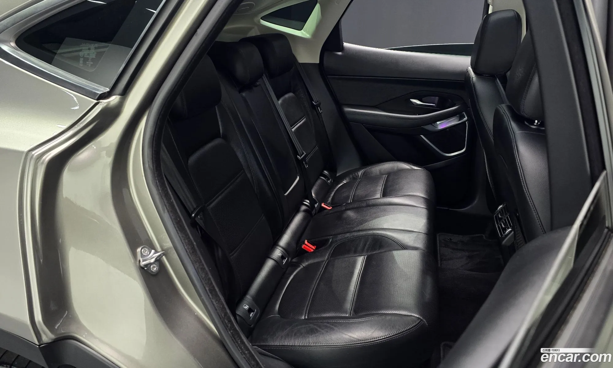 Jaguar E-Pace 2019 SADFA2BN8K1Z45193 — 27