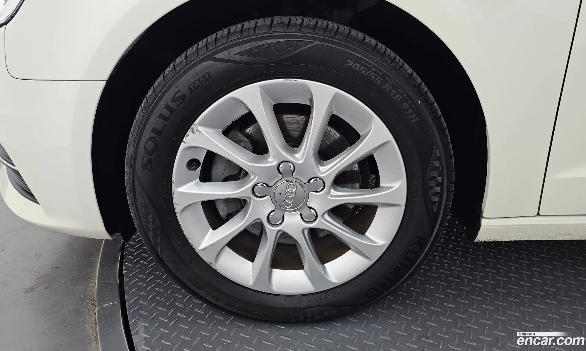 Audi A3 2015 WAUZZZ8V2FA129682 — 4