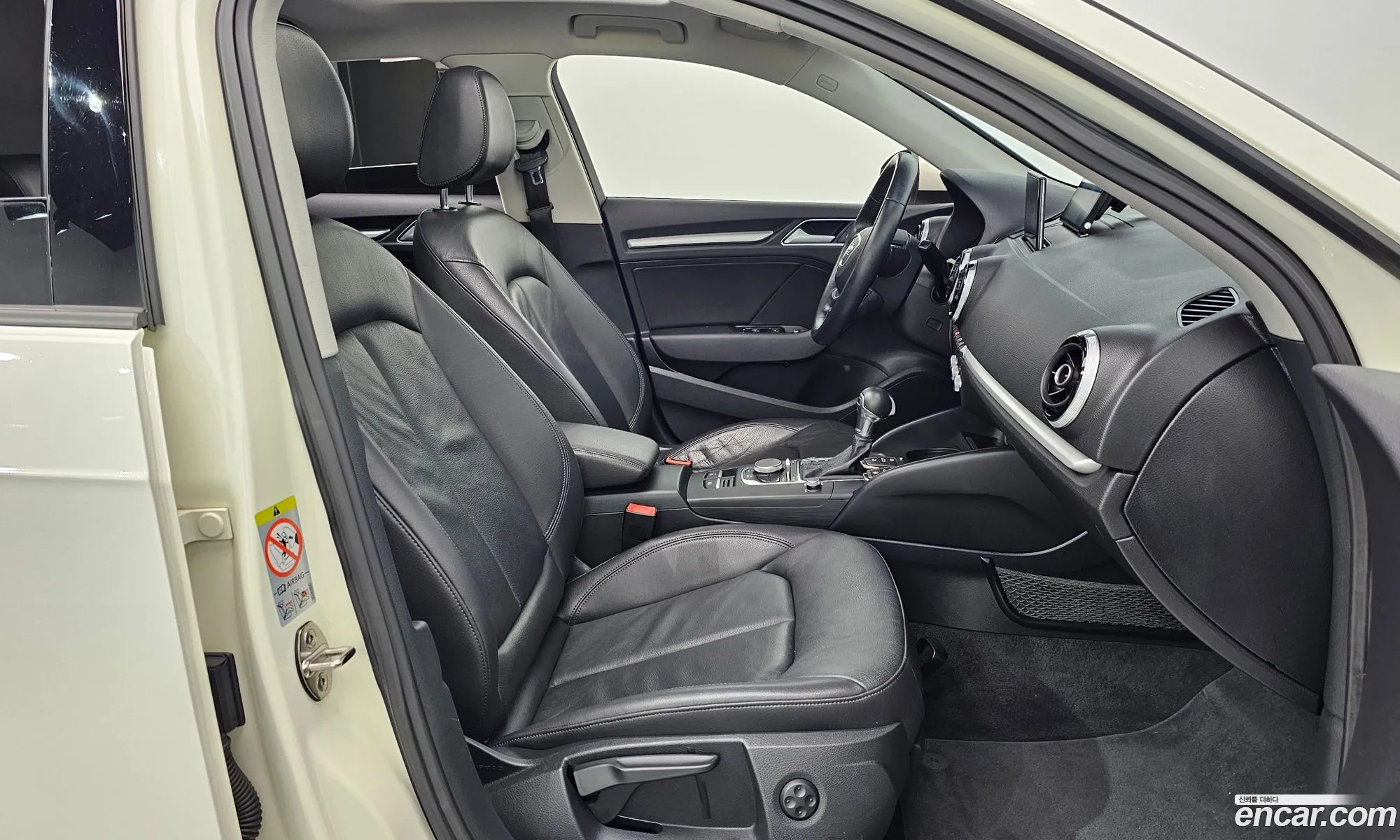 Audi A3 2015 WAUZZZ8V2FA129682 — 16