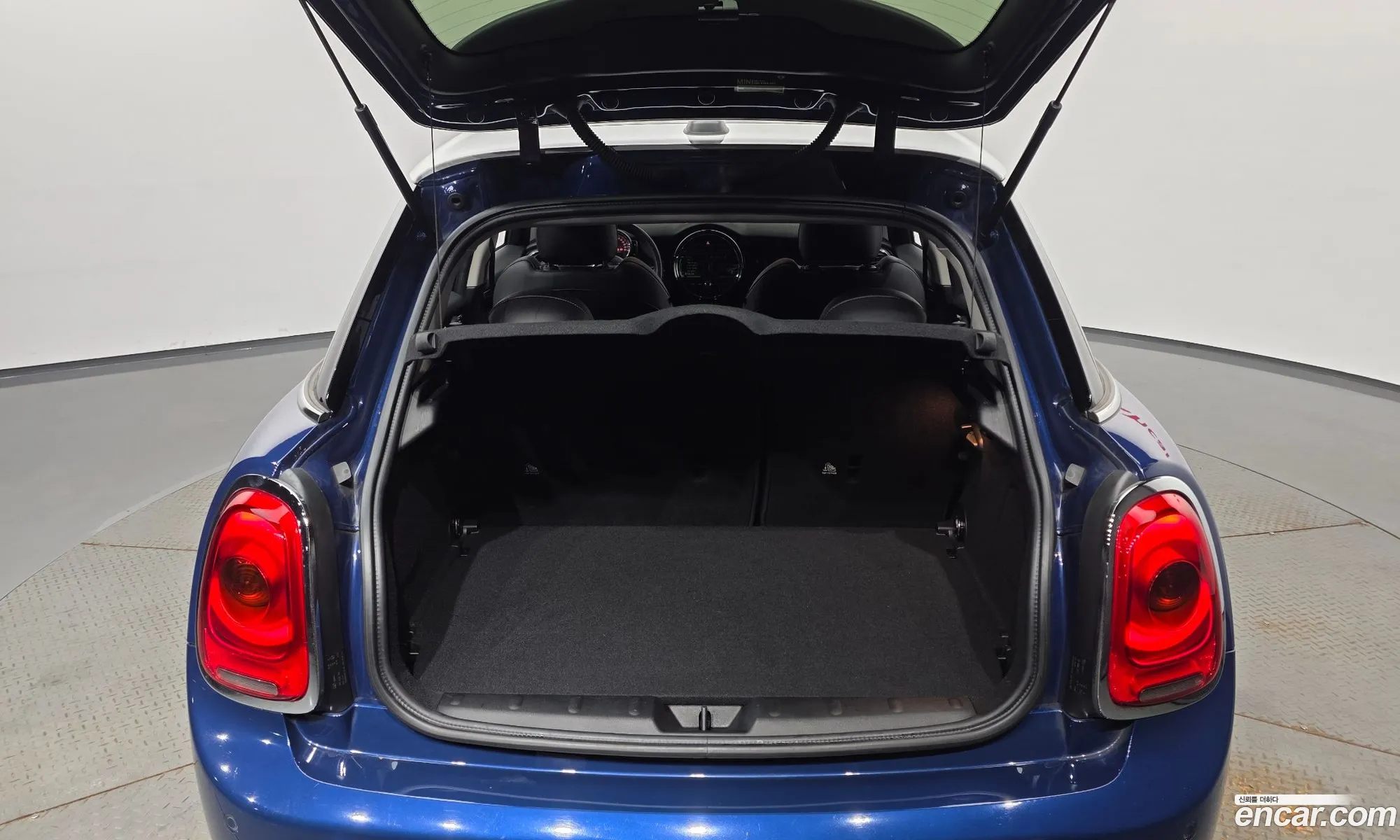 Mini Cooper 2015 — 17