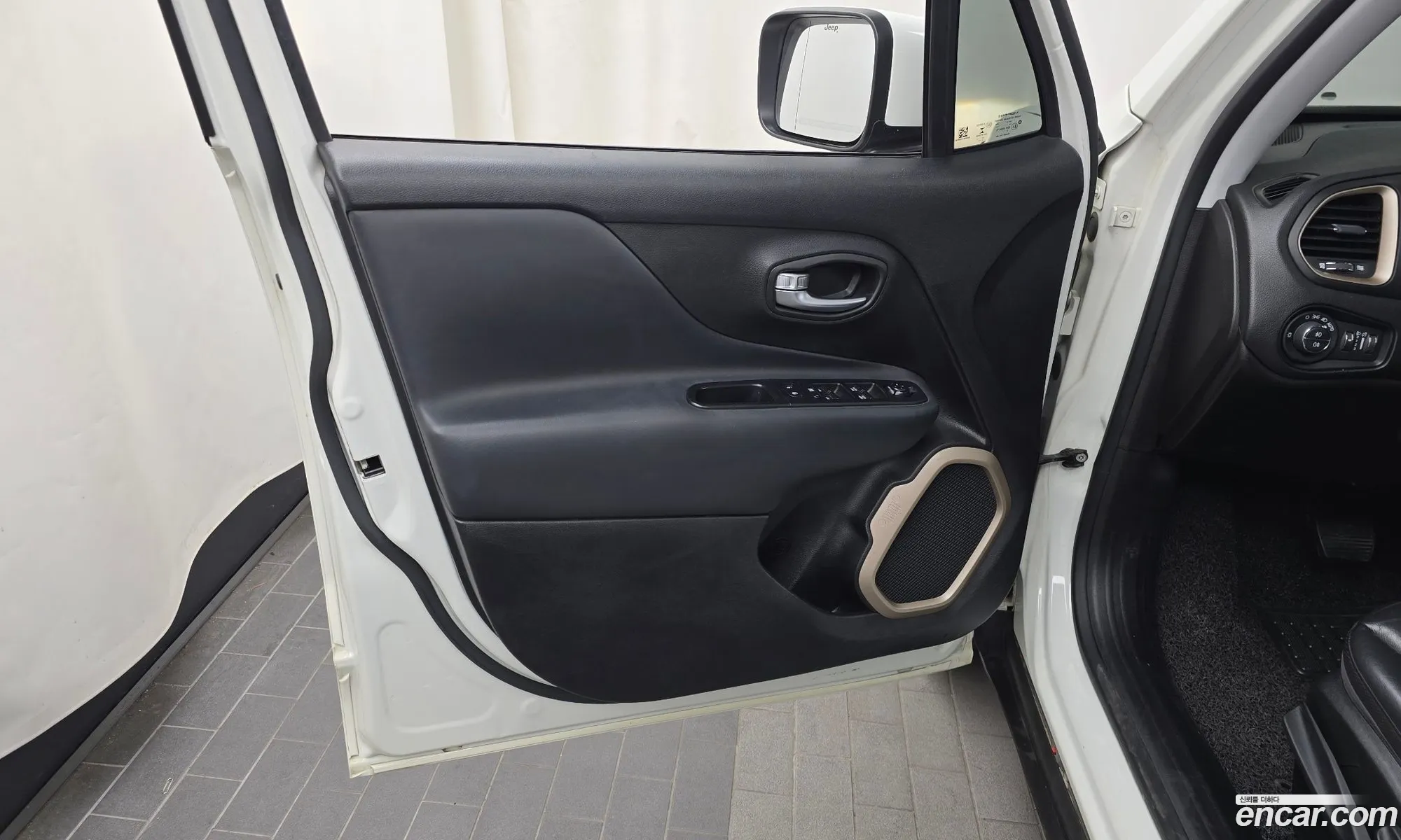 Jeep Renegade 2017 — 10