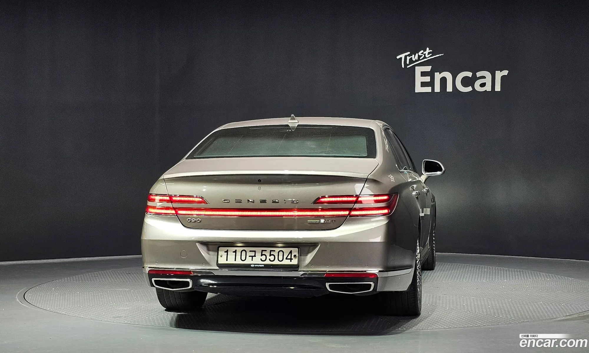 Genesis G90 2018 — 2