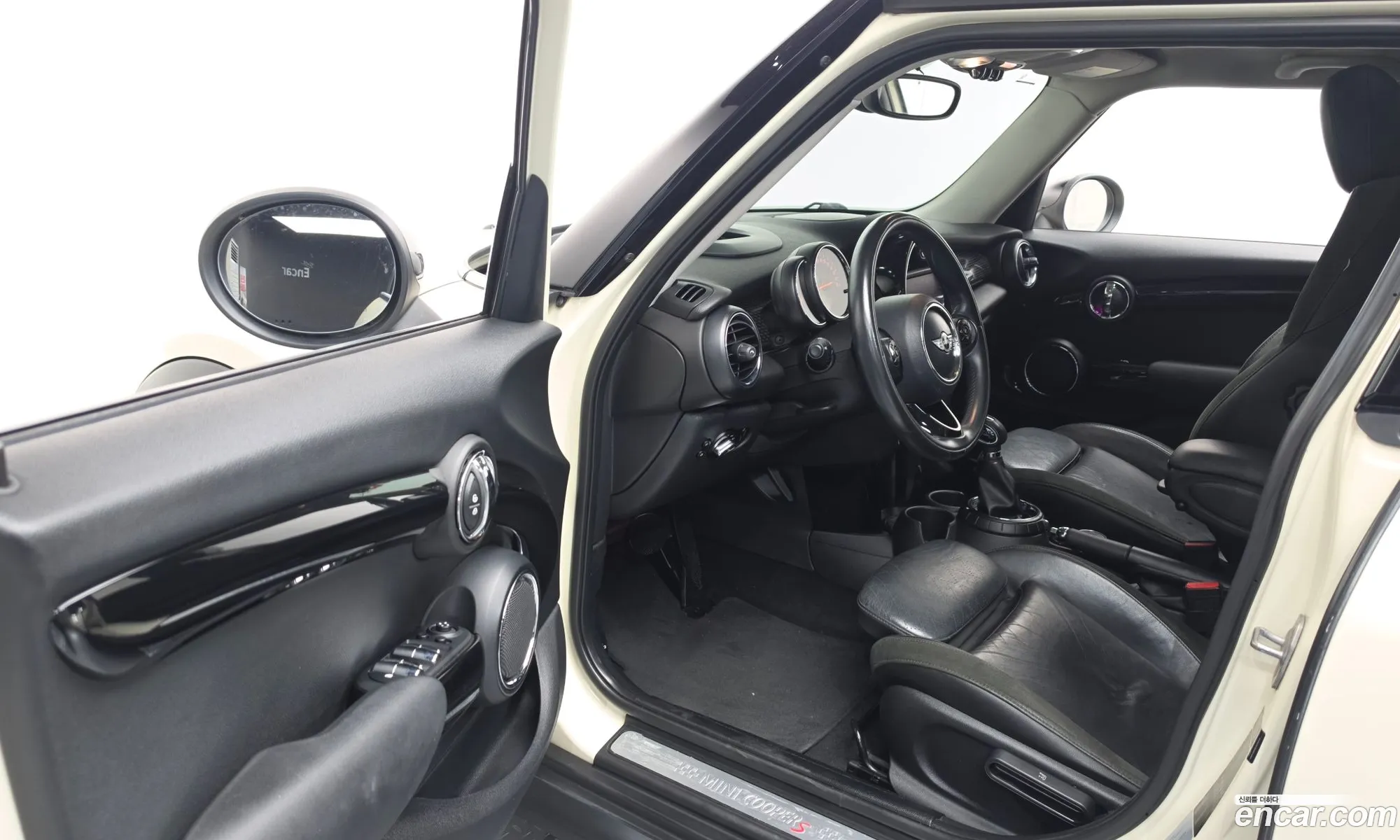 Mini Cooper S 2014 WMWXU3104FT892633 — 17