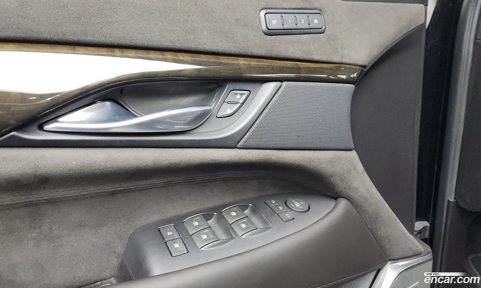 Cadillac Escalade 2019 — 18