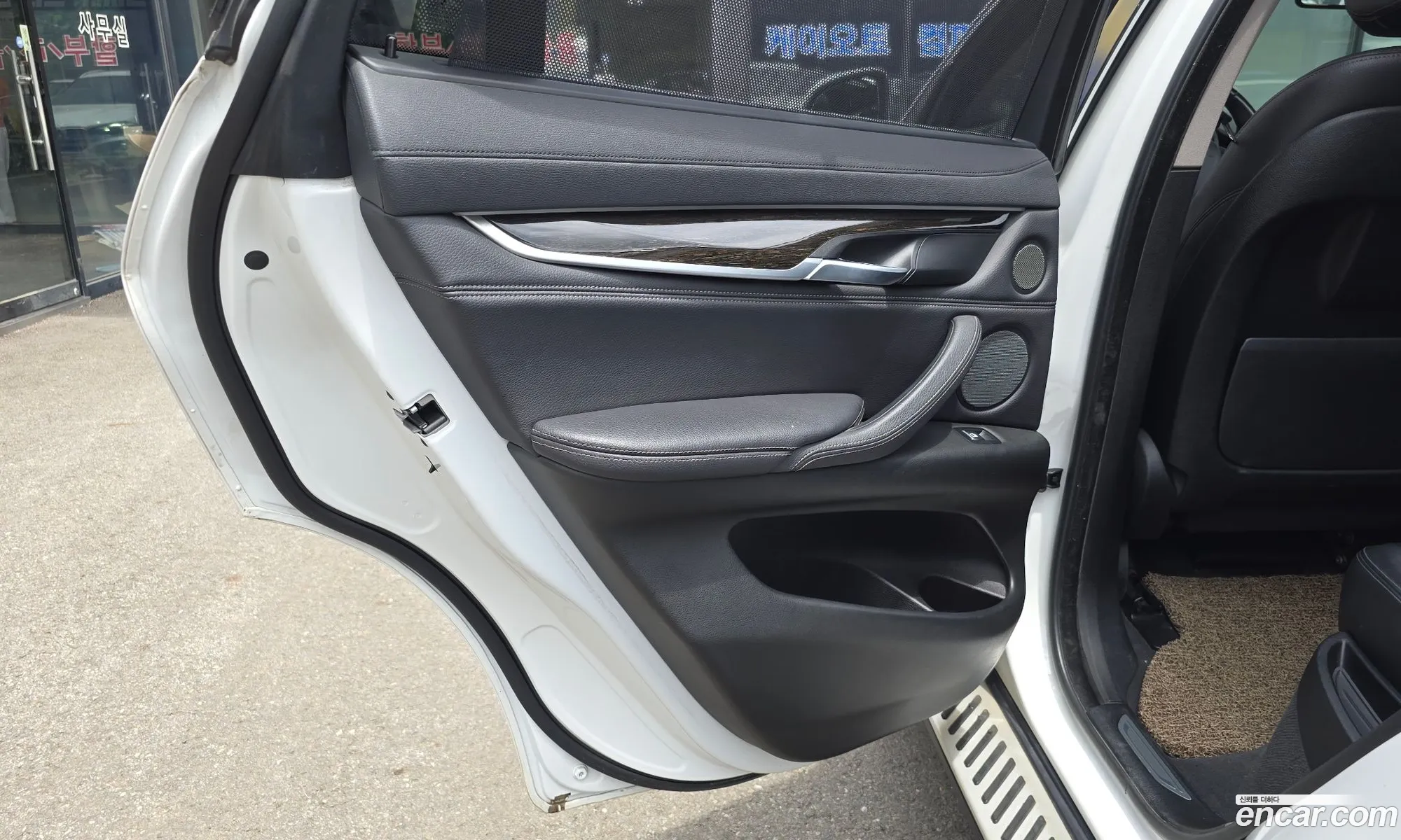 BMW X6 2018 WBAKV210XJ0Y40502 — 8