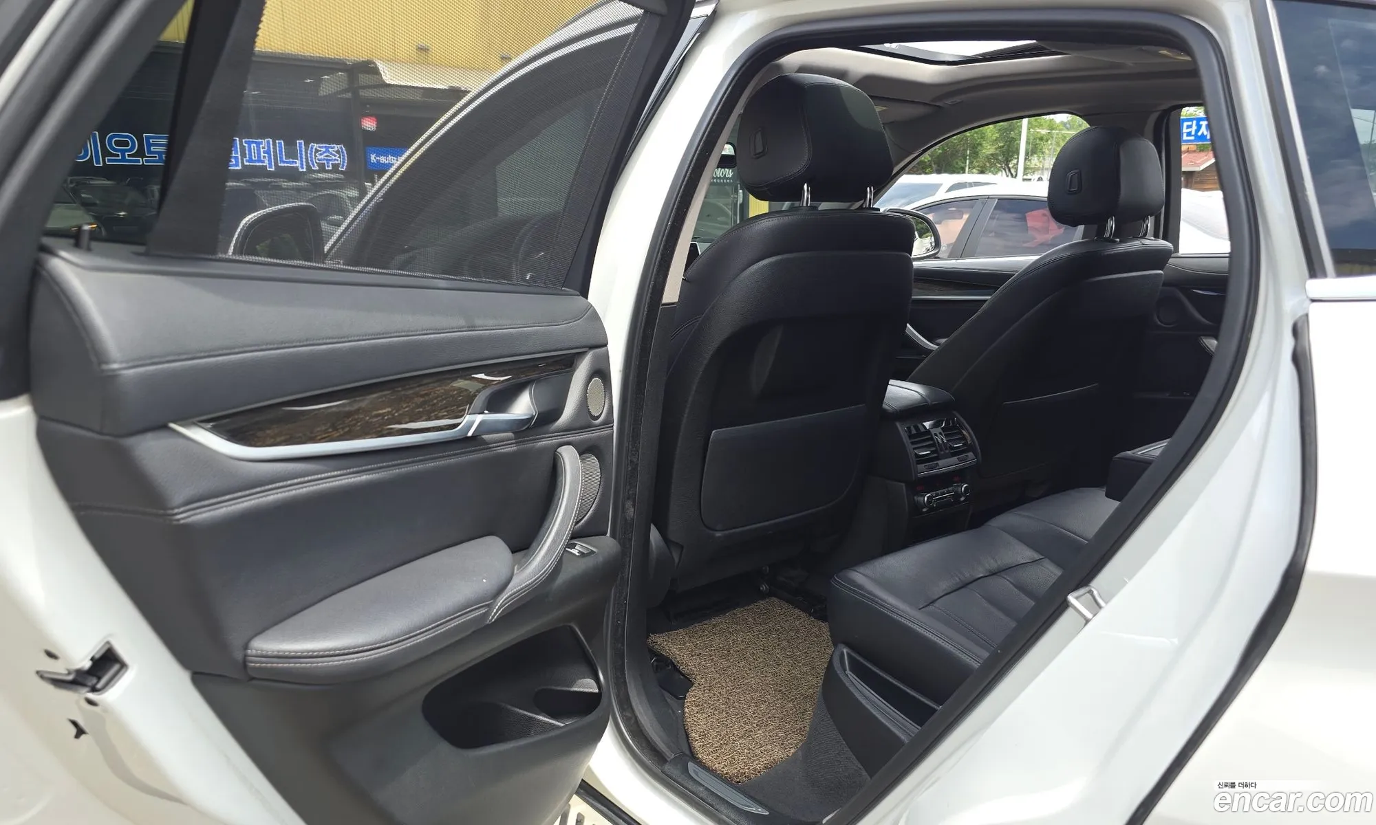 BMW X6 2018 WBAKV210XJ0Y40502 — 15
