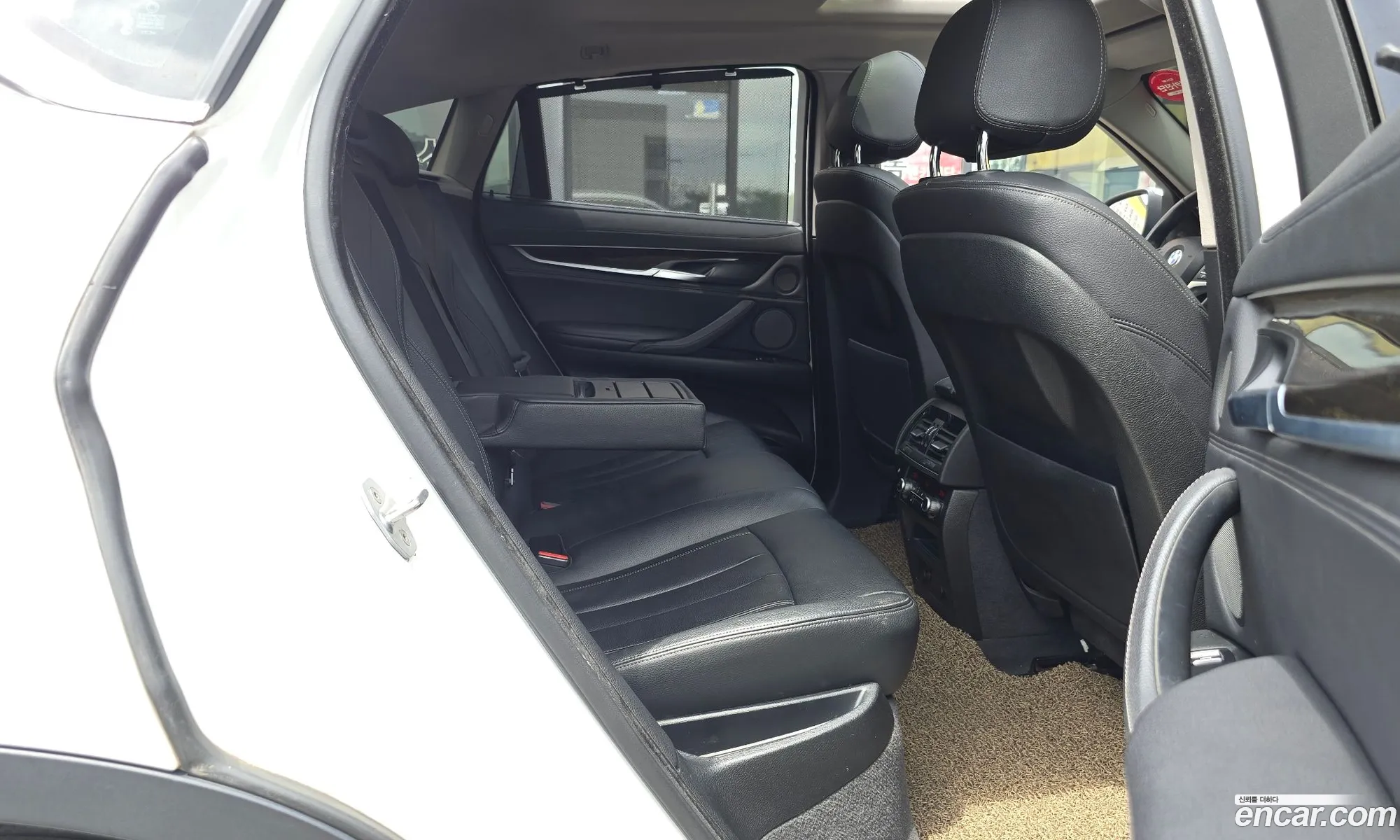 BMW X6 2018 WBAKV210XJ0Y40502 — 25
