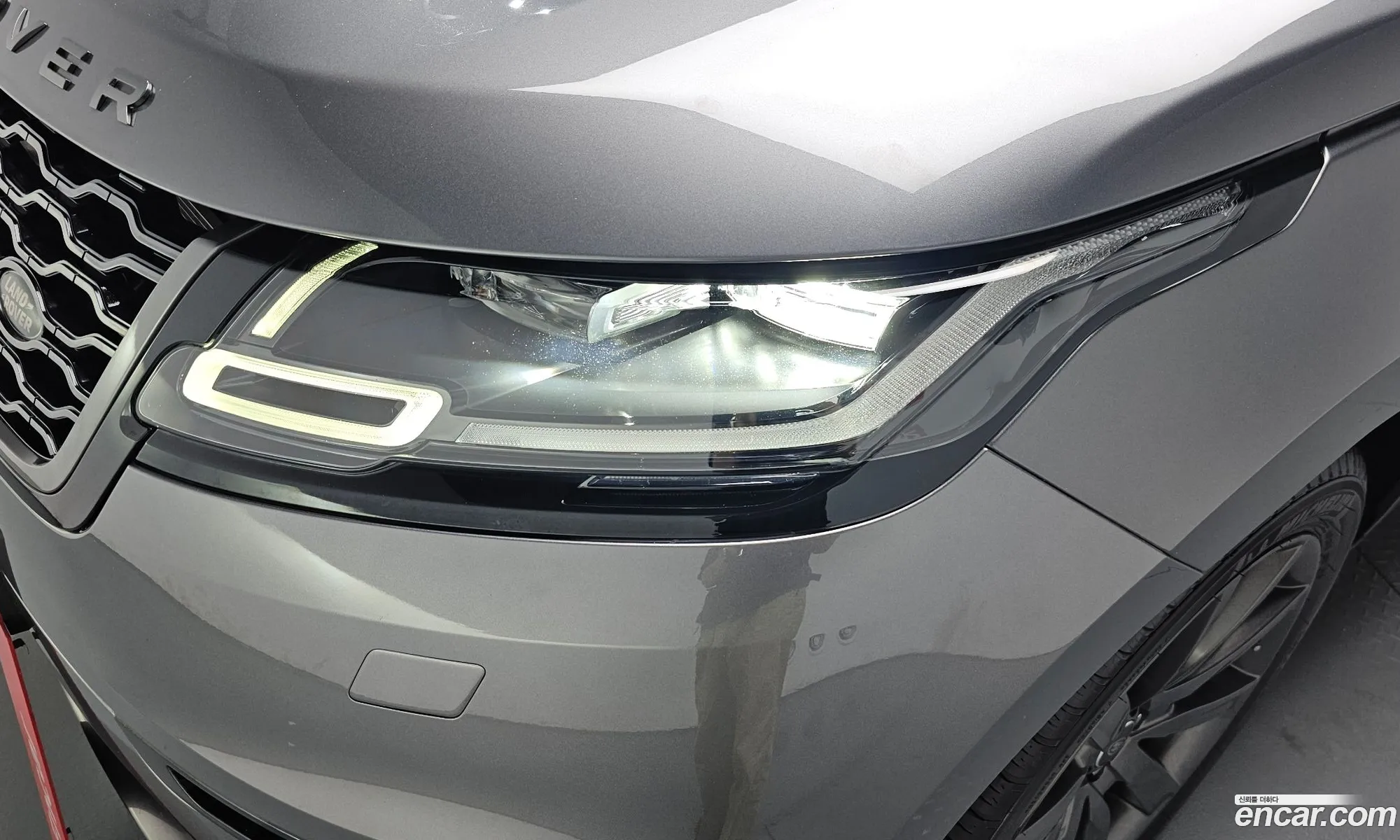 Land Rover Range Rover Velar 2017 SALYA2BV3JA701205 — 23