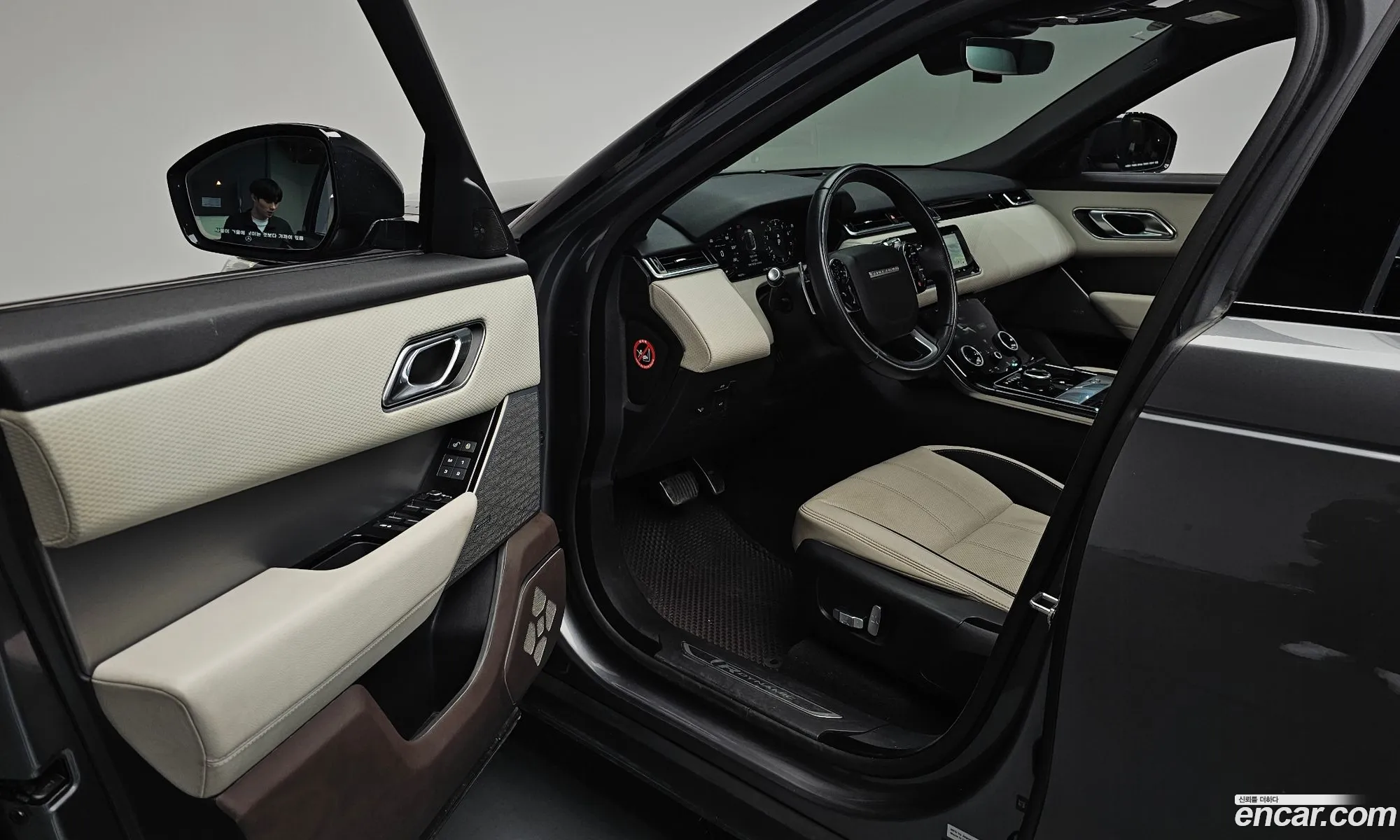 Land Rover Range Rover Velar 2017 SALYA2BV3JA701205 — 33