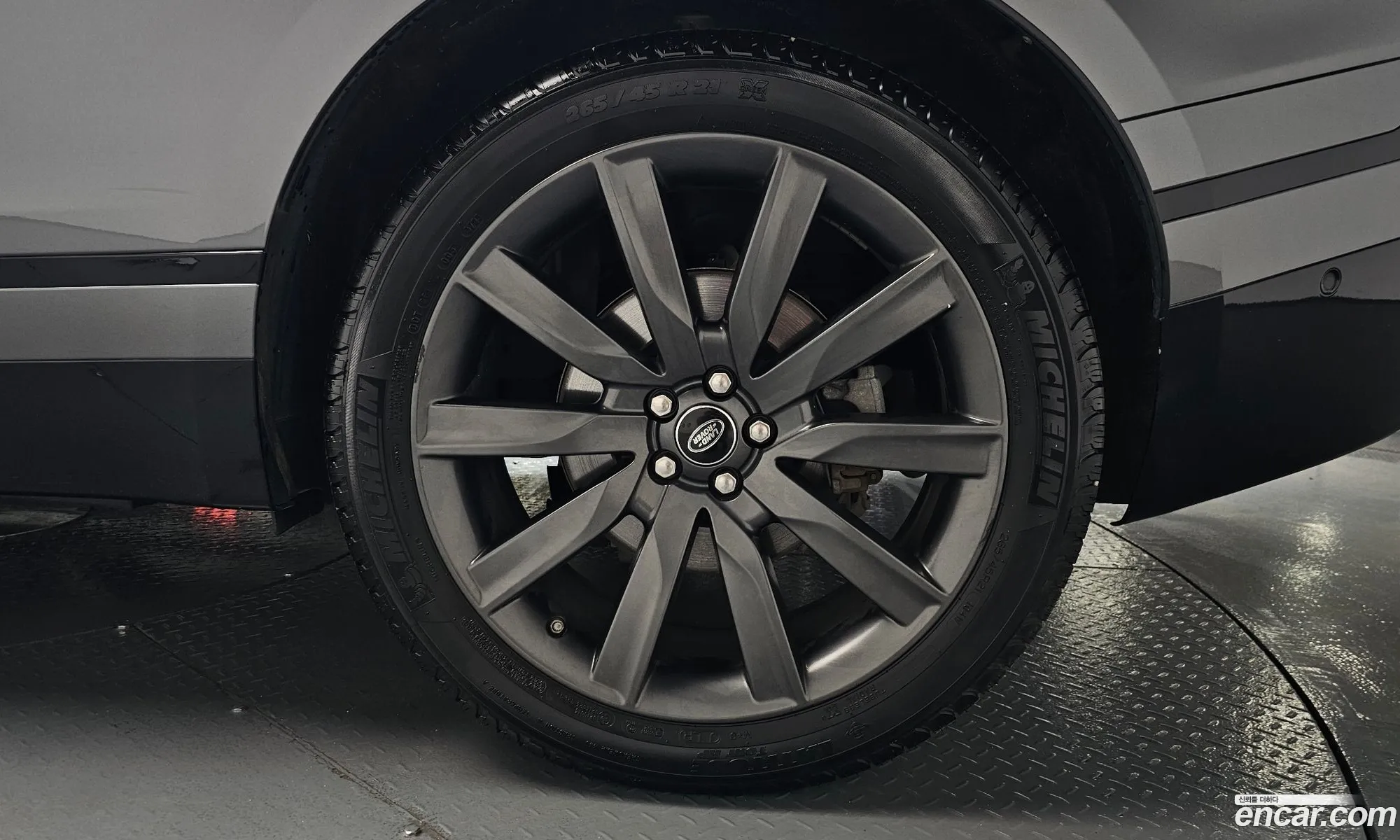 Land Rover Range Rover Velar 2017 SALYA2BV3JA701205 — 25