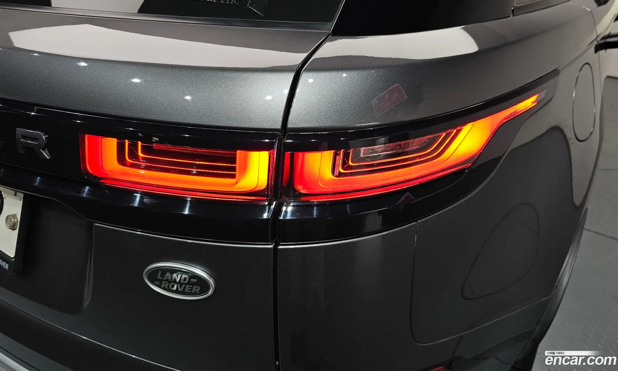 Land Rover Range Rover Velar 2017 SALYA2BV3JA701205 — 35