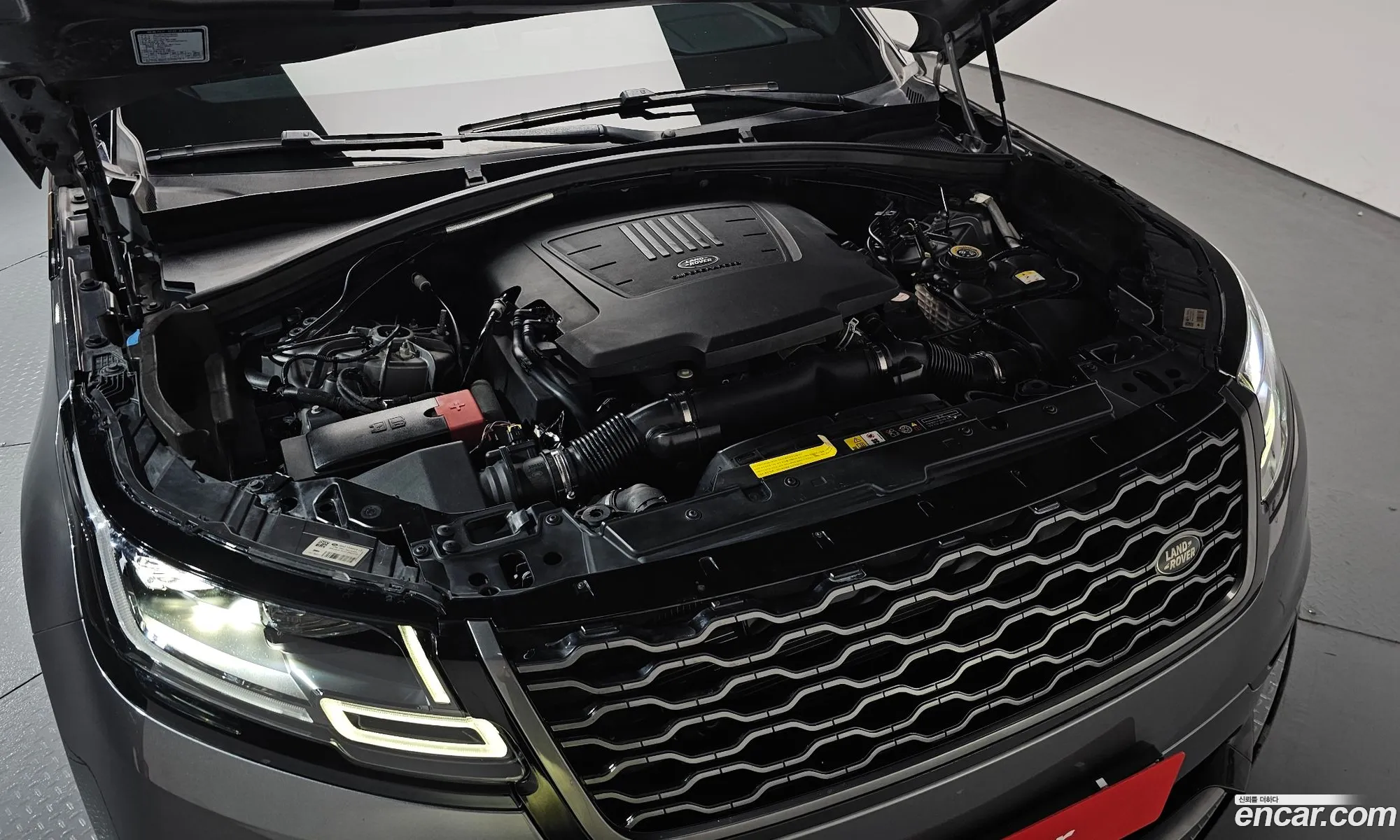 Land Rover Range Rover Velar 2017 SALYA2BV3JA701205 — 3