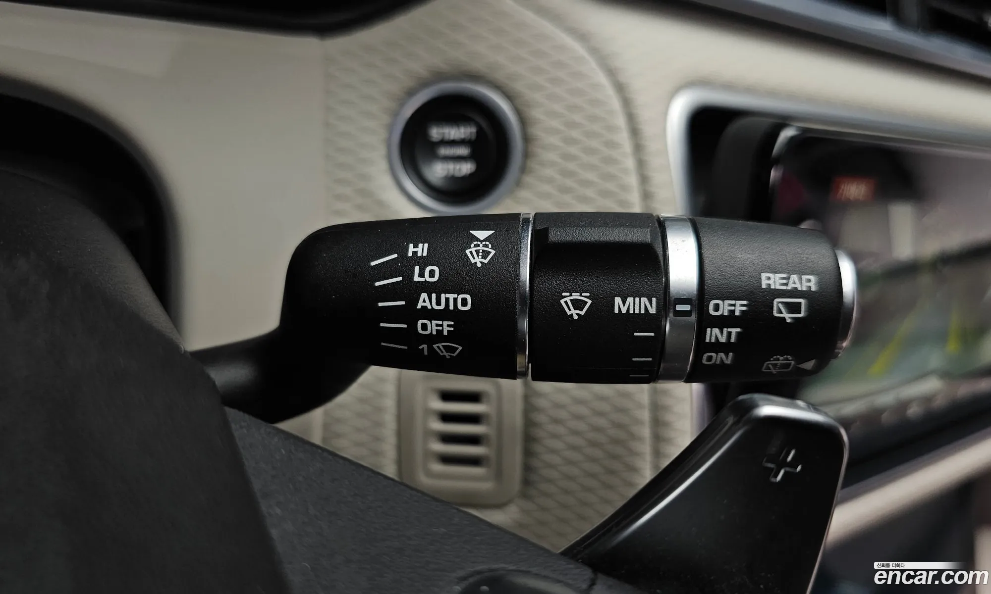 Land Rover Range Rover Velar 2017 SALYA2BV3JA701205 — 28