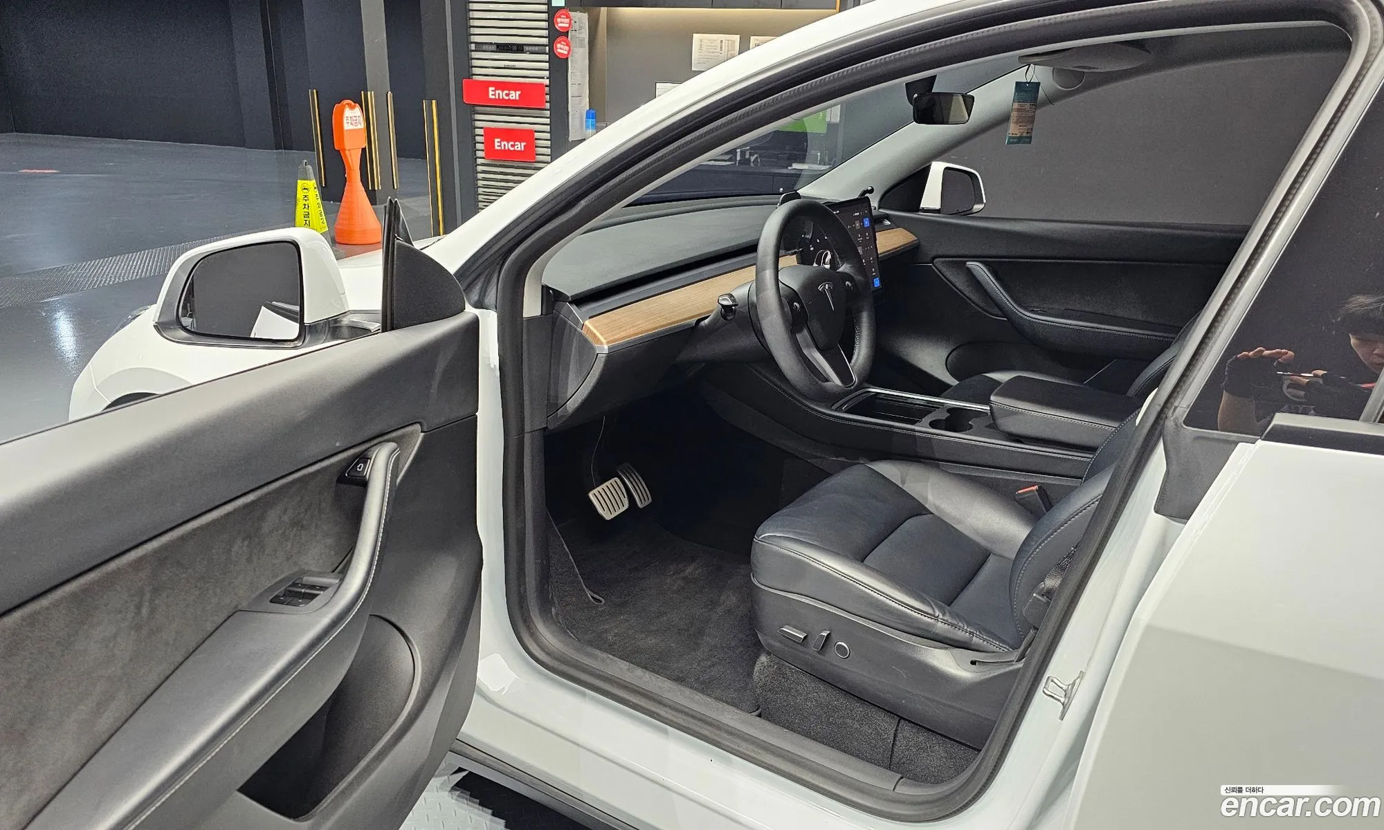 Tesla Model Y 2021 — 8
