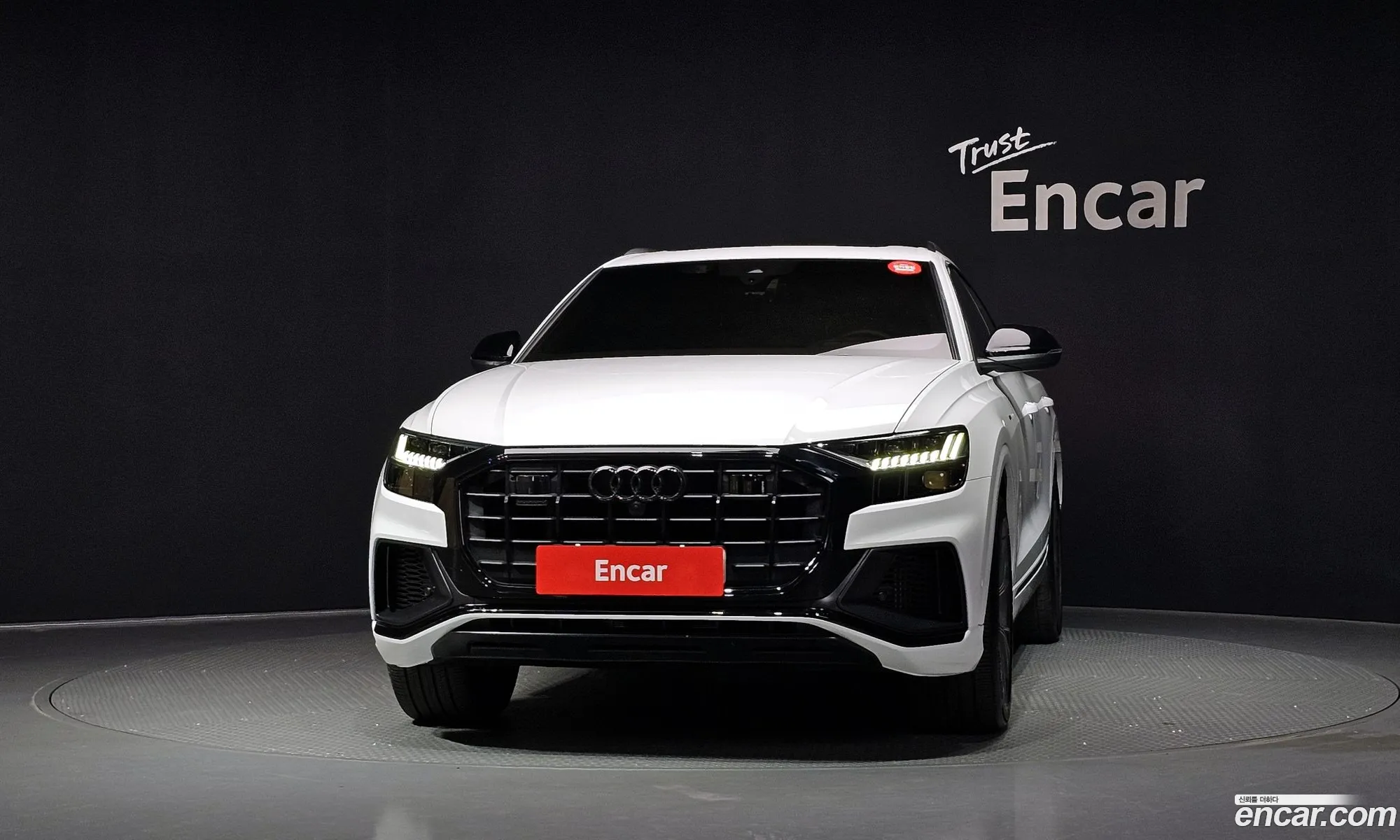 Audi Q8 2022 WAUZZZF1XND029228 — 3