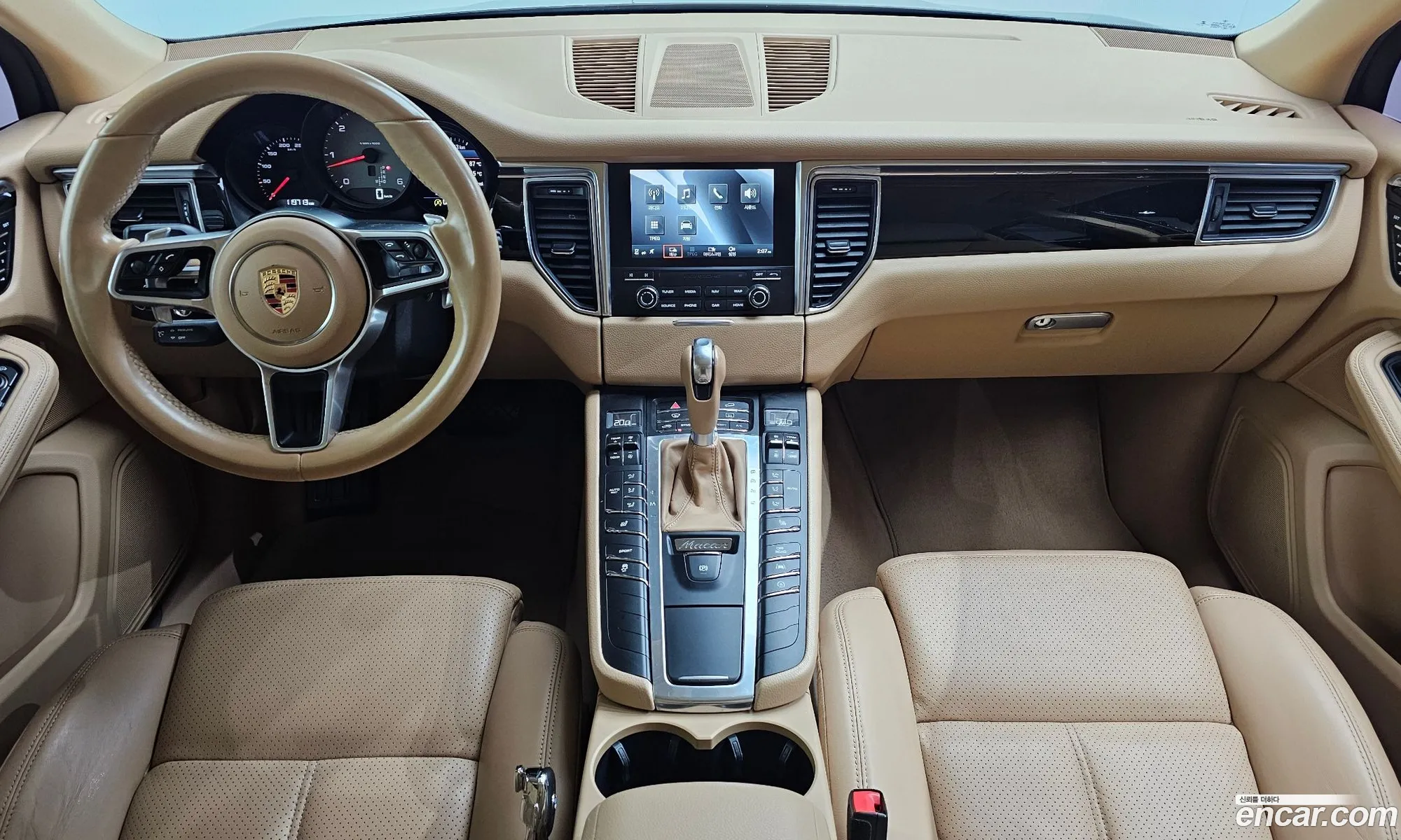 Porsche Macan 2017 WP1AD2955HLB70723 — 17