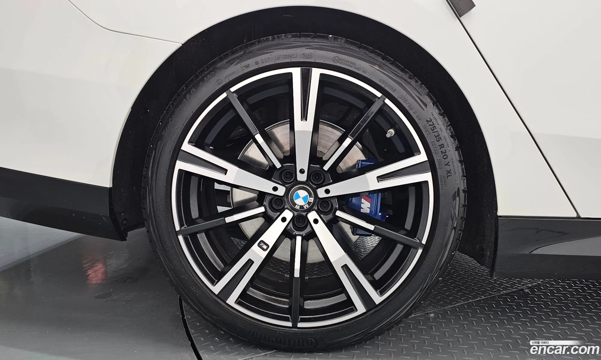 BMW 5 Series 2025 — 27