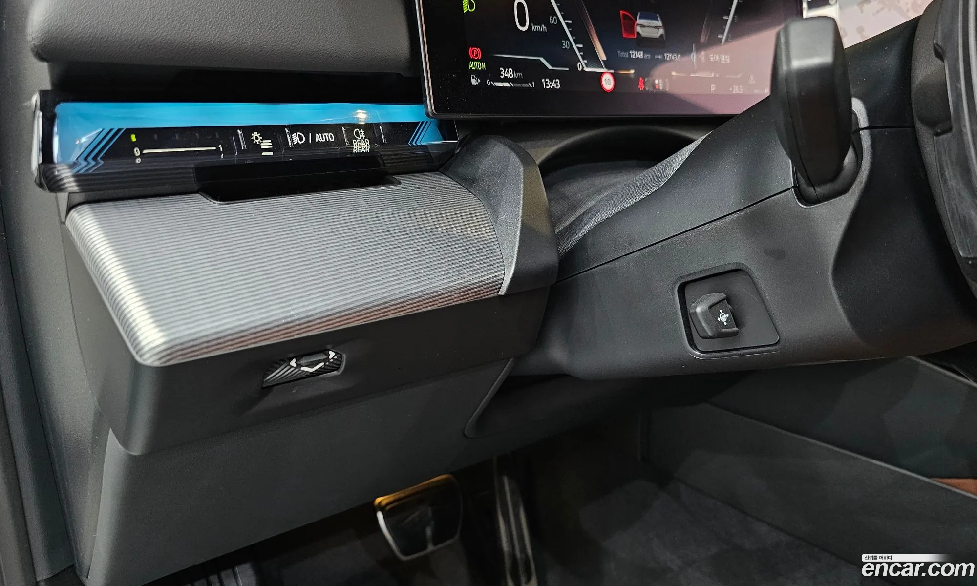 BMW 5 Series 2025 — 8