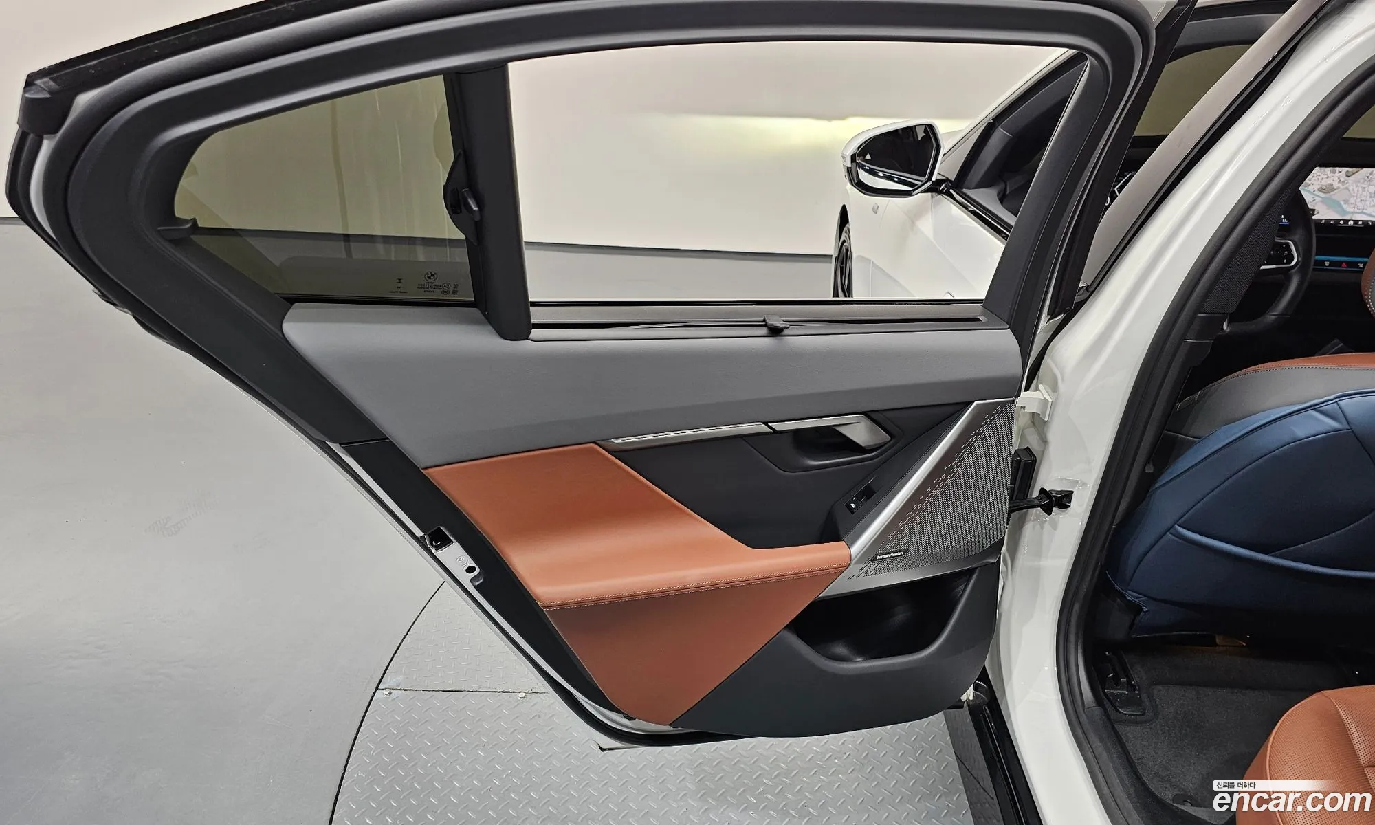 BMW 5 Series 2025 — 19
