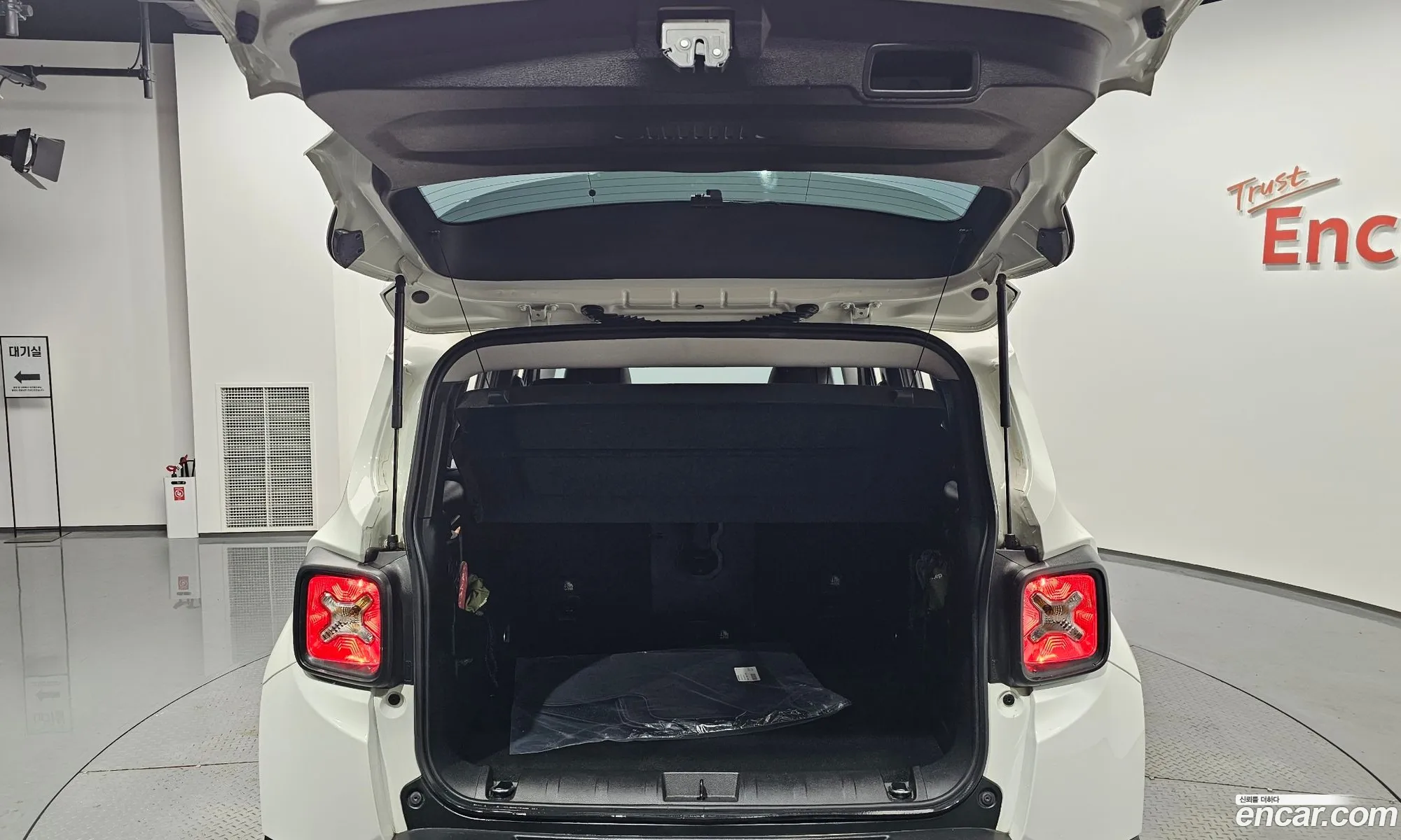 Jeep Renegade 2022 — 37