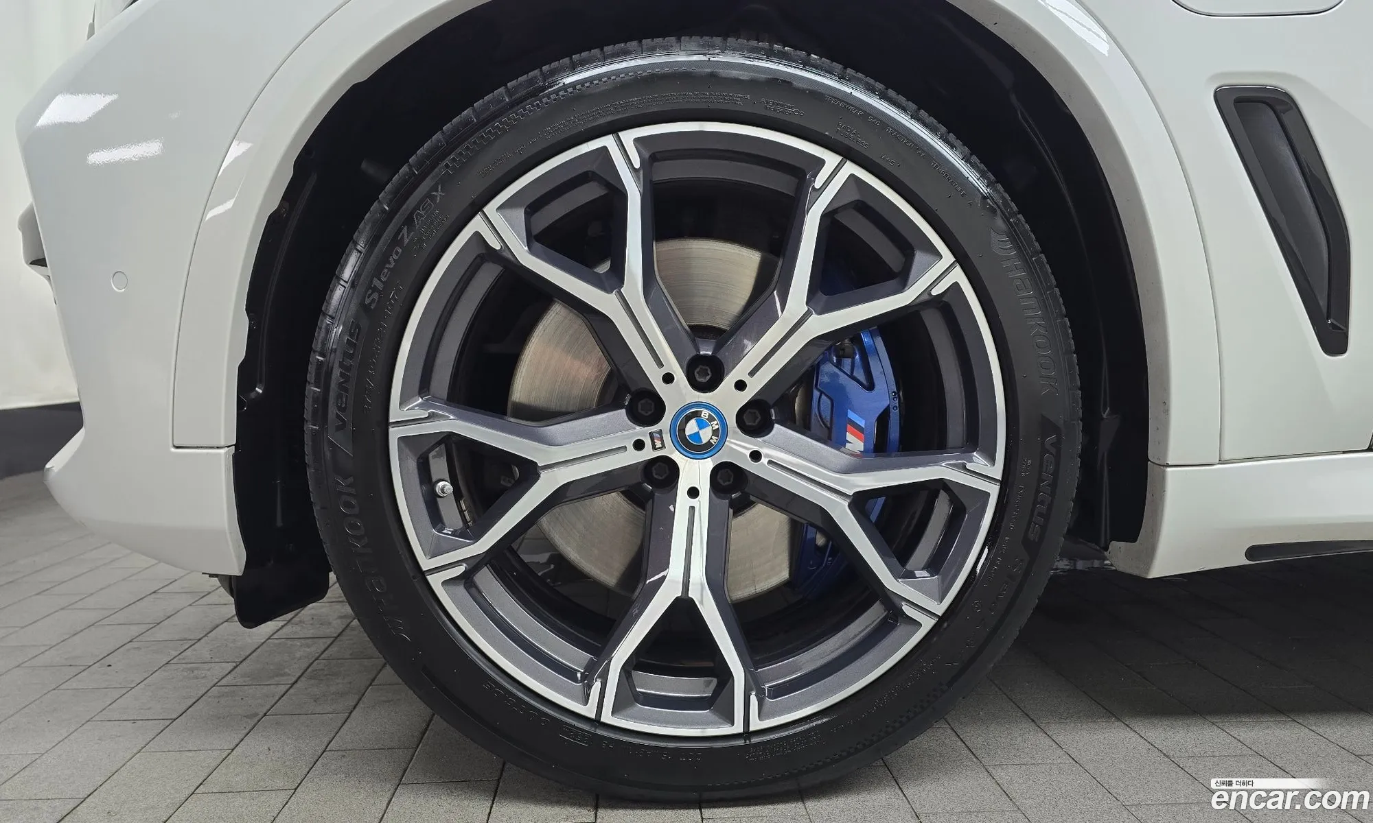 BMW X5 2021 — 12