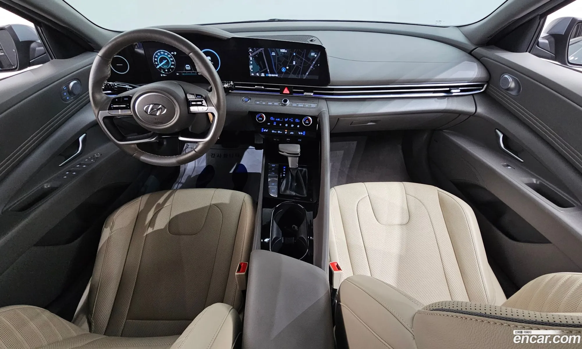 Hyundai Elantra 2022 — 3