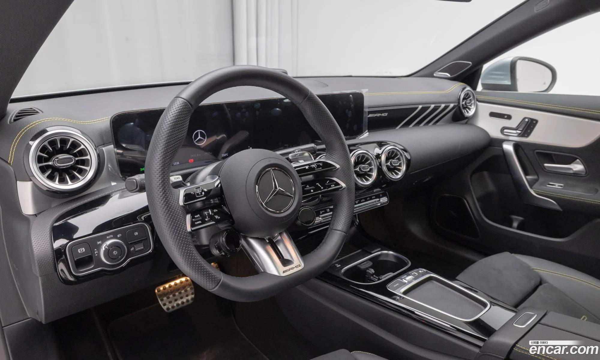 Mercedes-Benz CLA-Class C118 2025 — 2