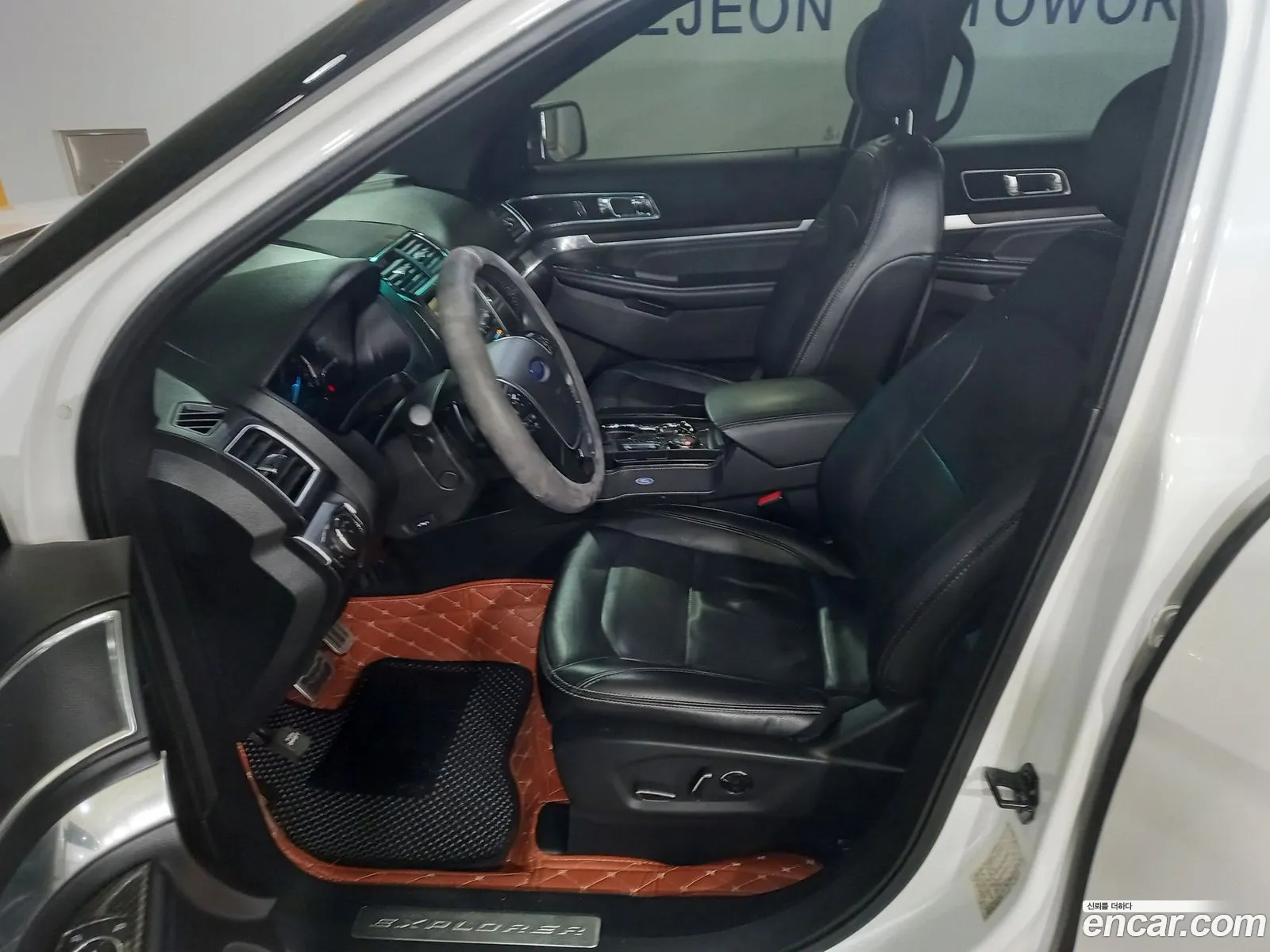 Ford Explorer 2016 — 16