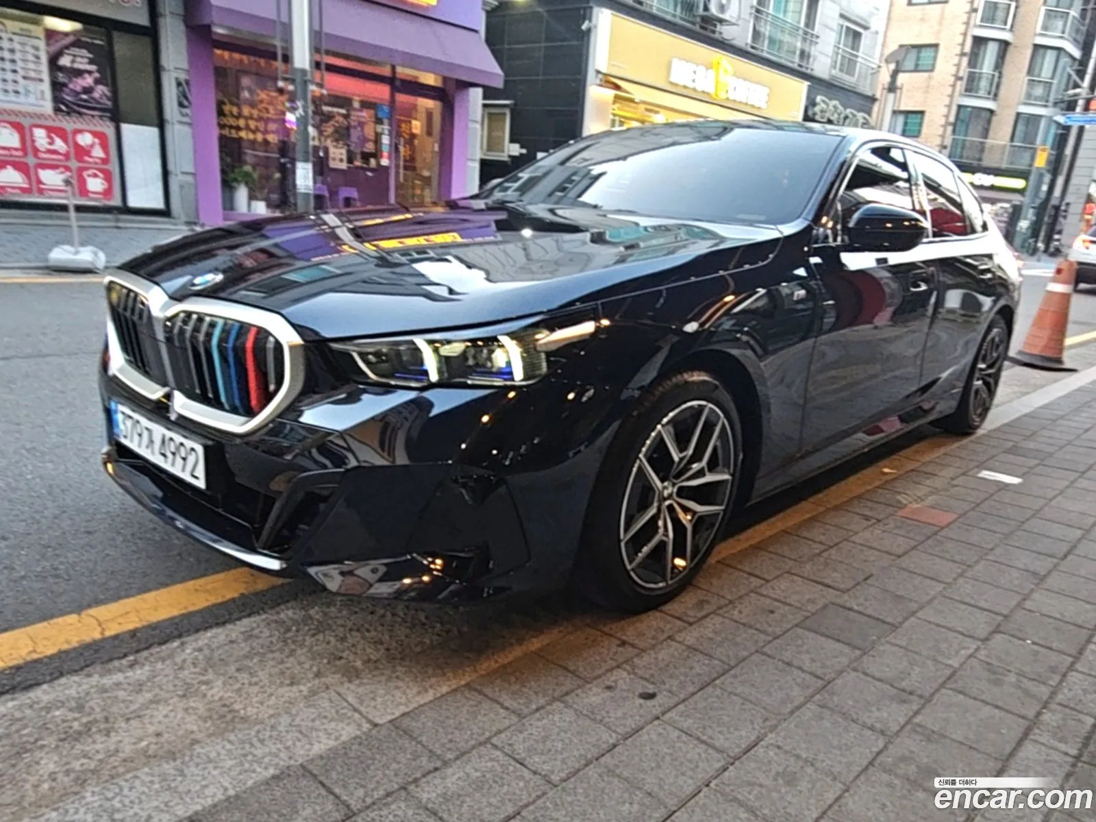 BMW 5 Series 2025 — 17