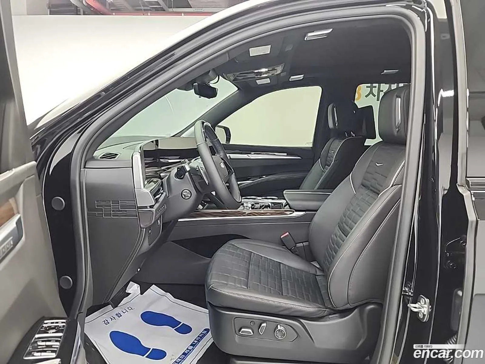 Cadillac Escalade 2025 — 19