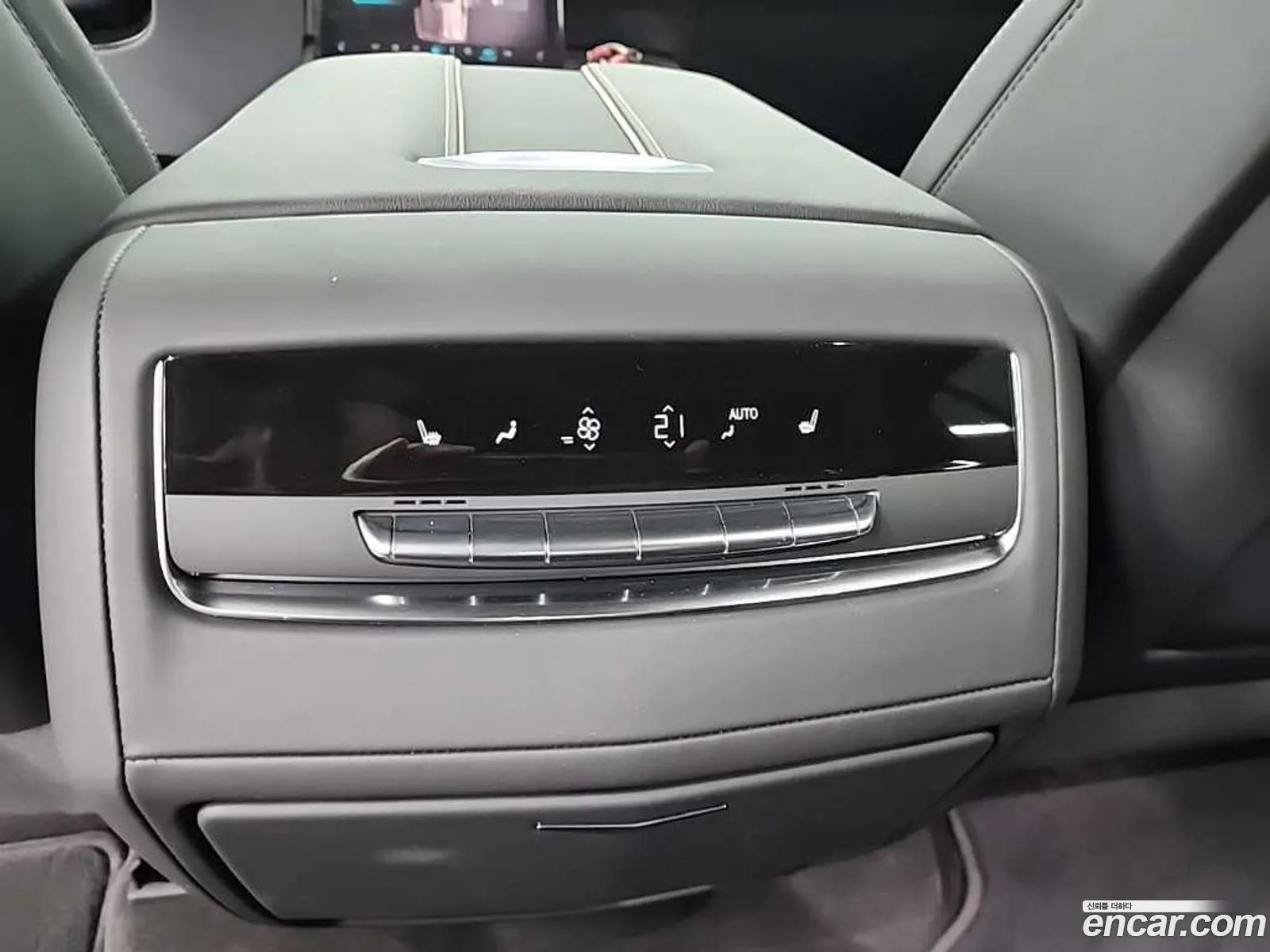 Cadillac Escalade 2025 — 12