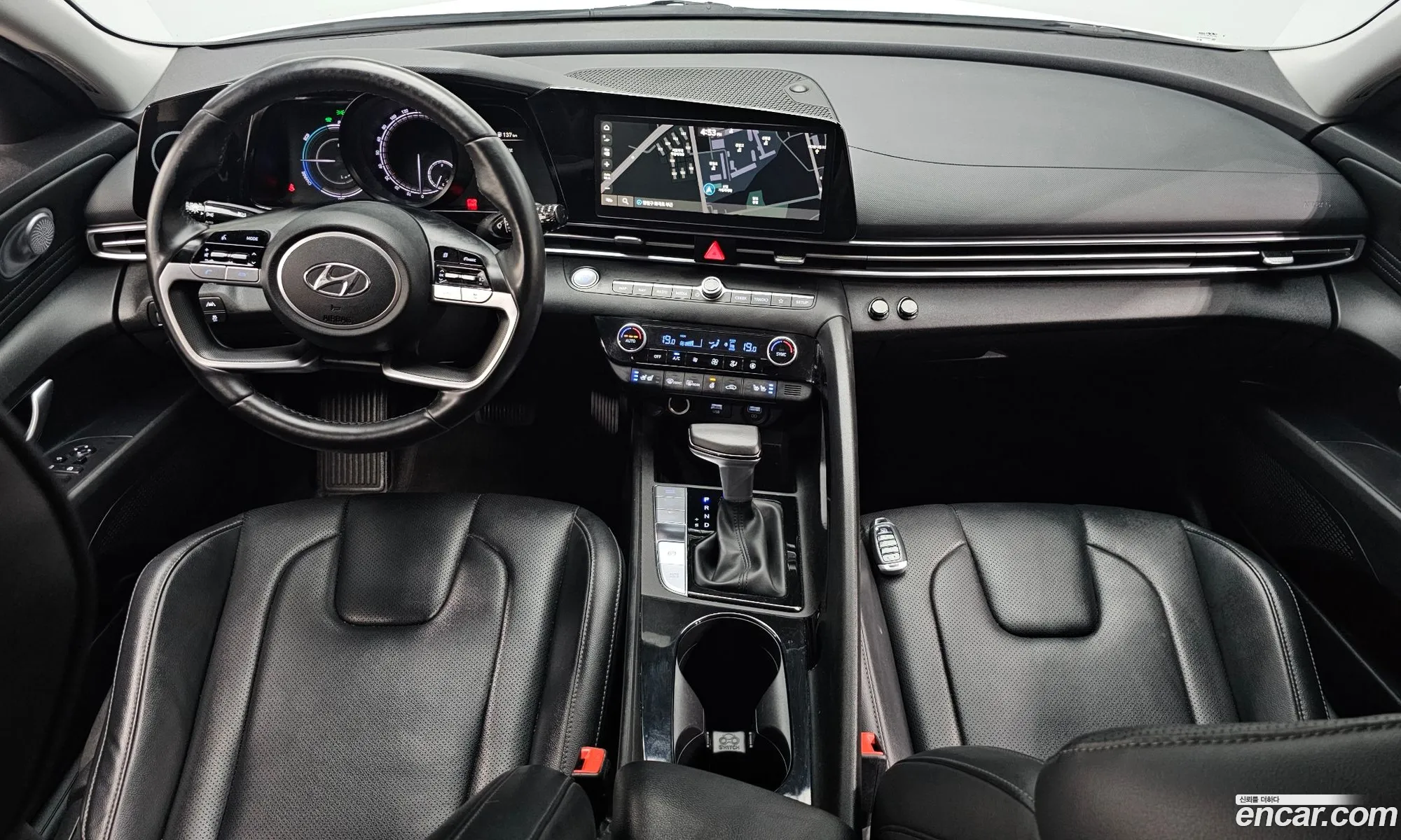Hyundai Elantra Hybrid 2022 — 4